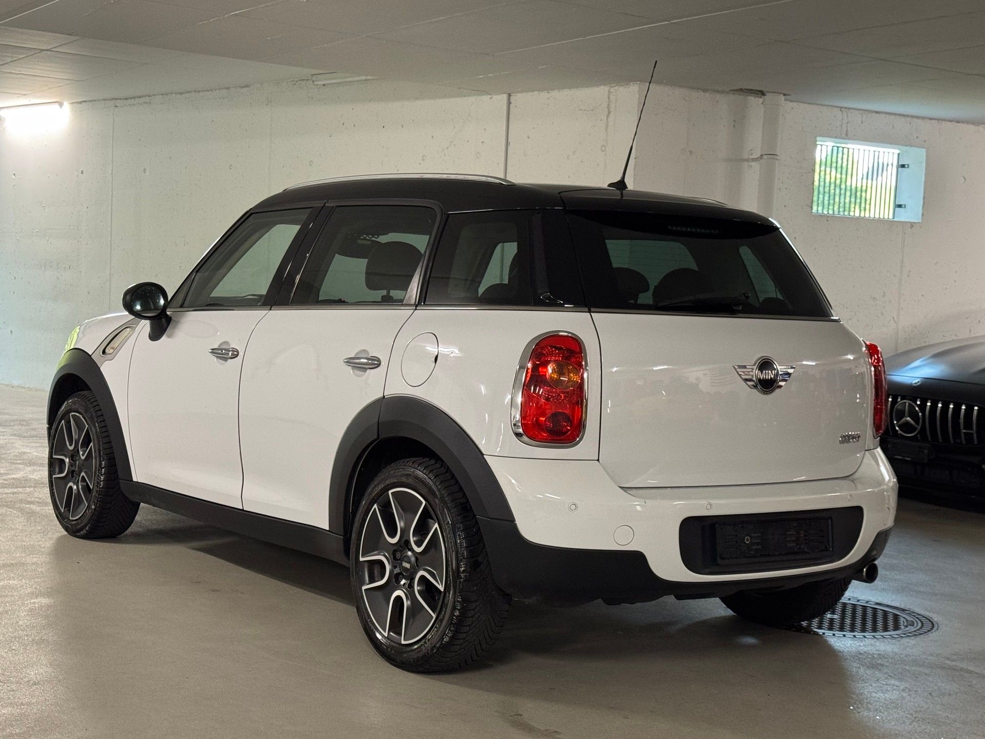 MINI Countryman Cooper FWD-image-4