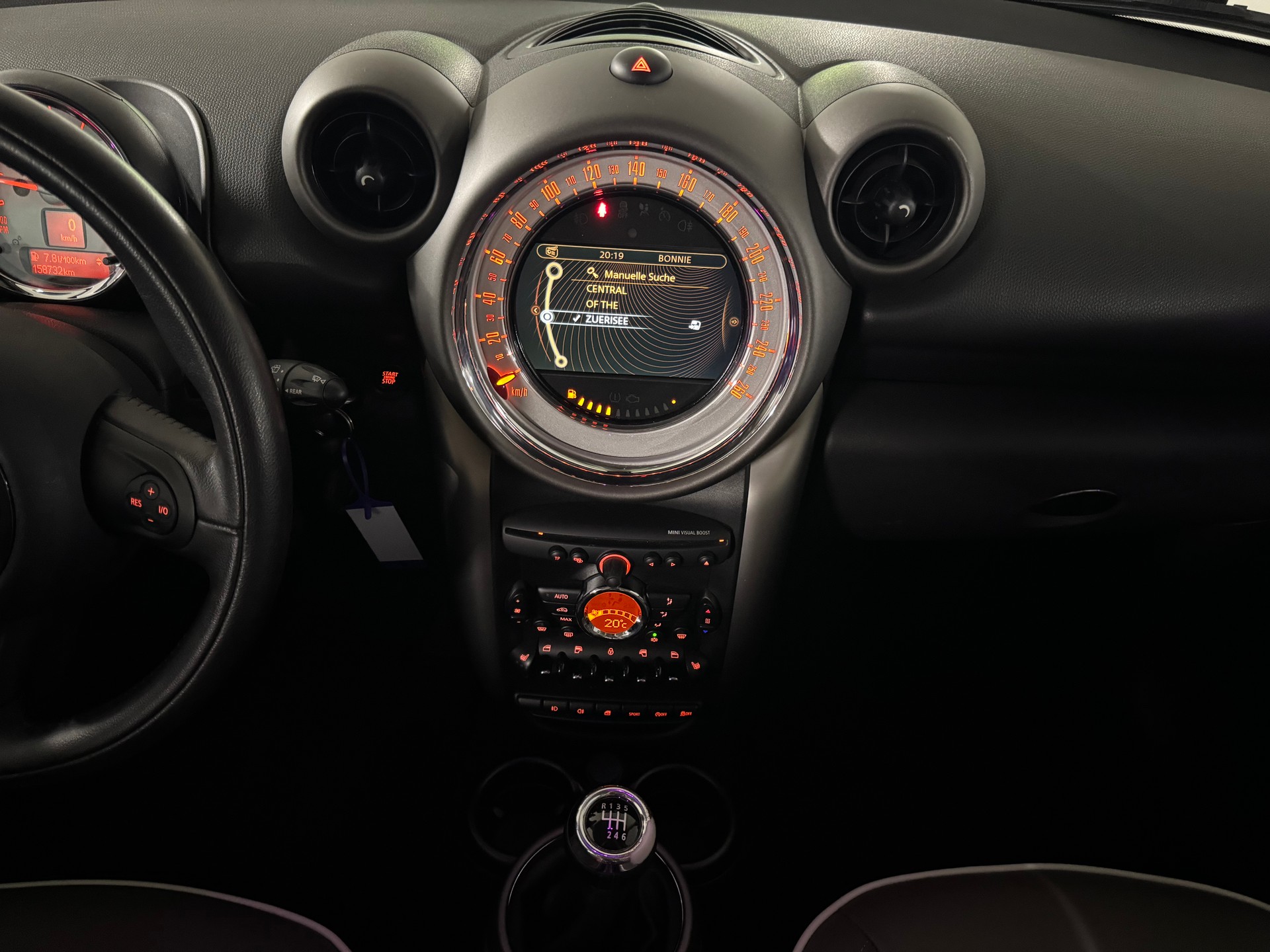 MINI Countryman Cooper FWD-image-12