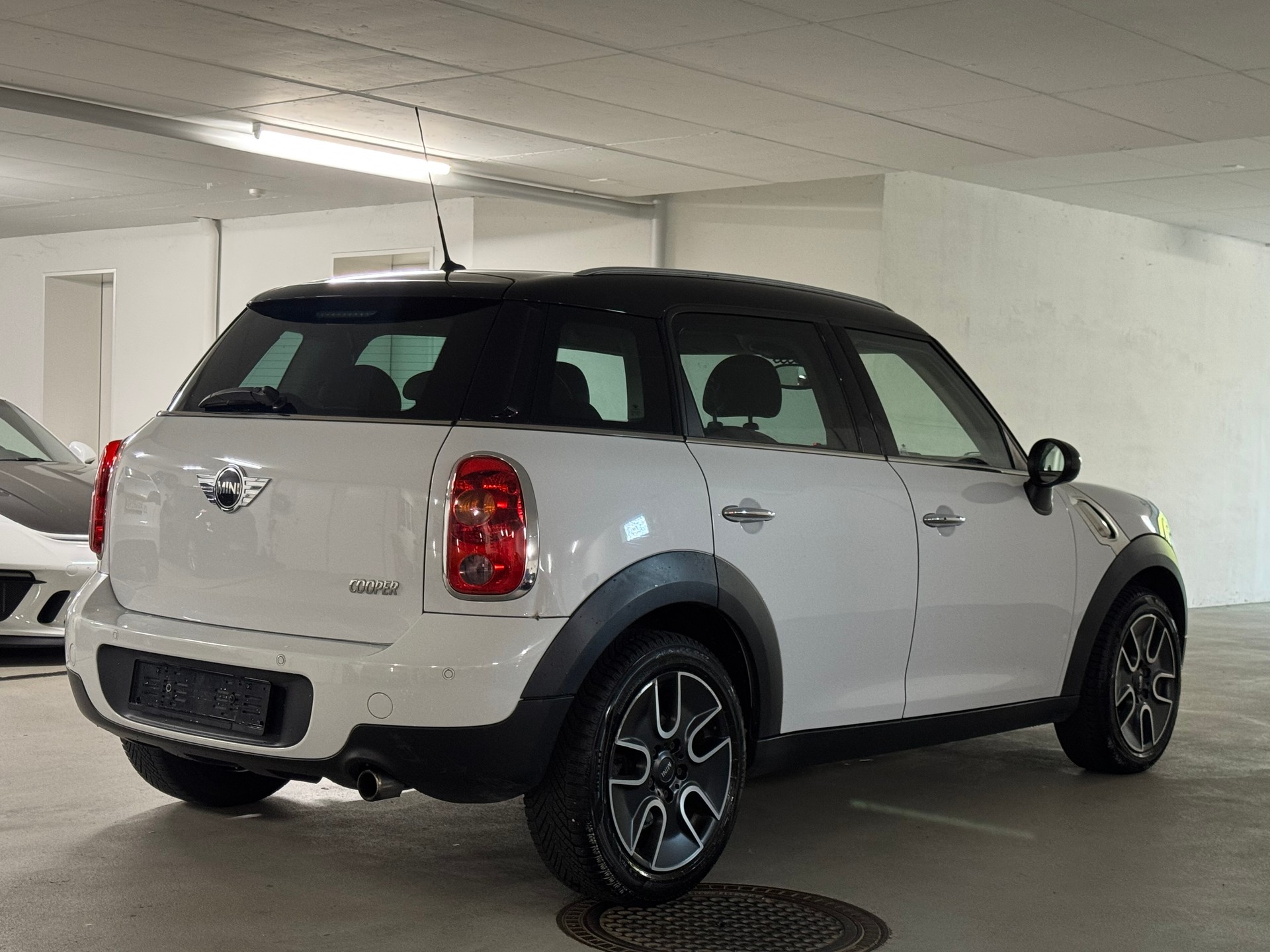 MINI Countryman Cooper FWD-image-6