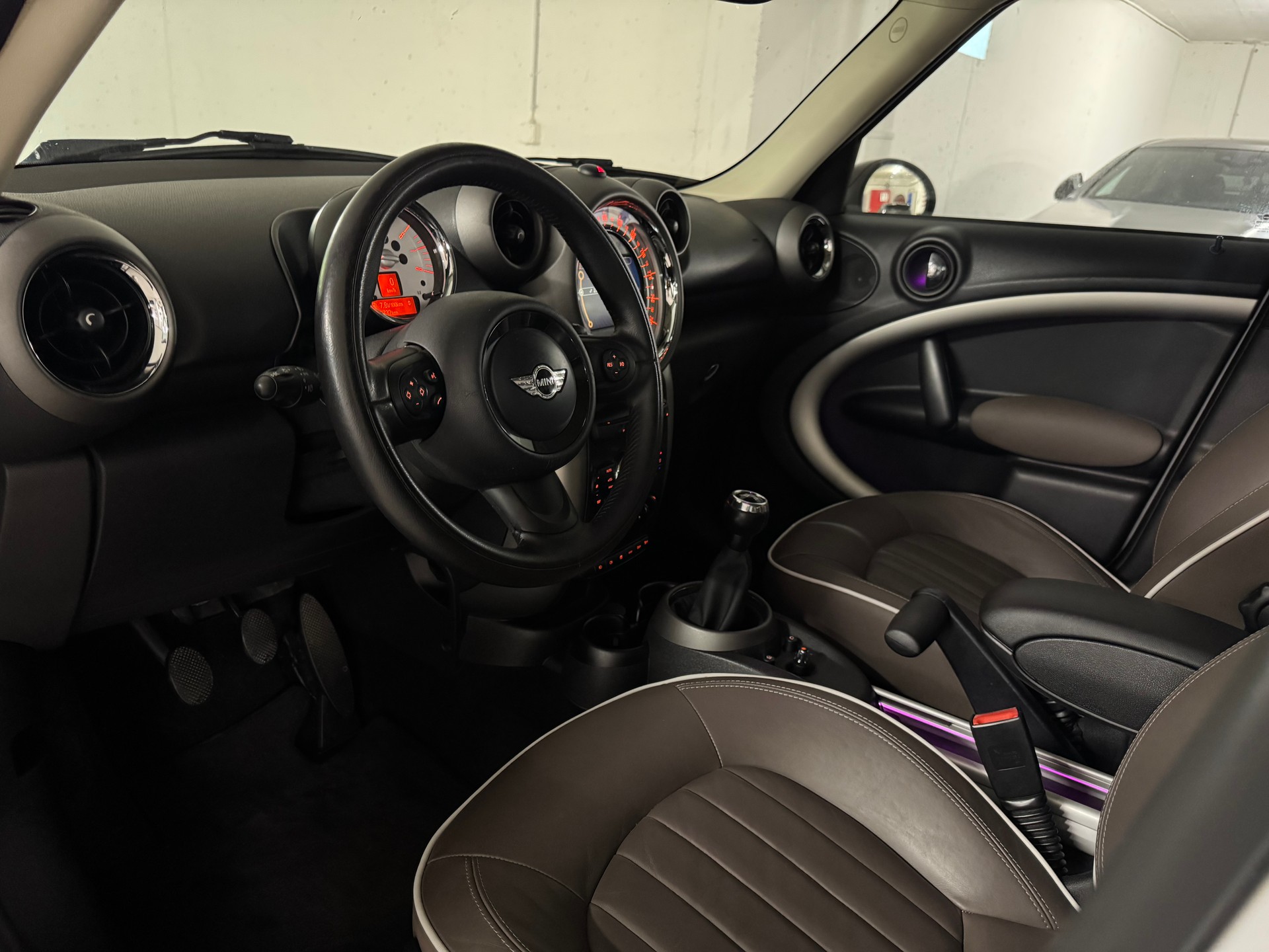 MINI Countryman Cooper FWD-image-8