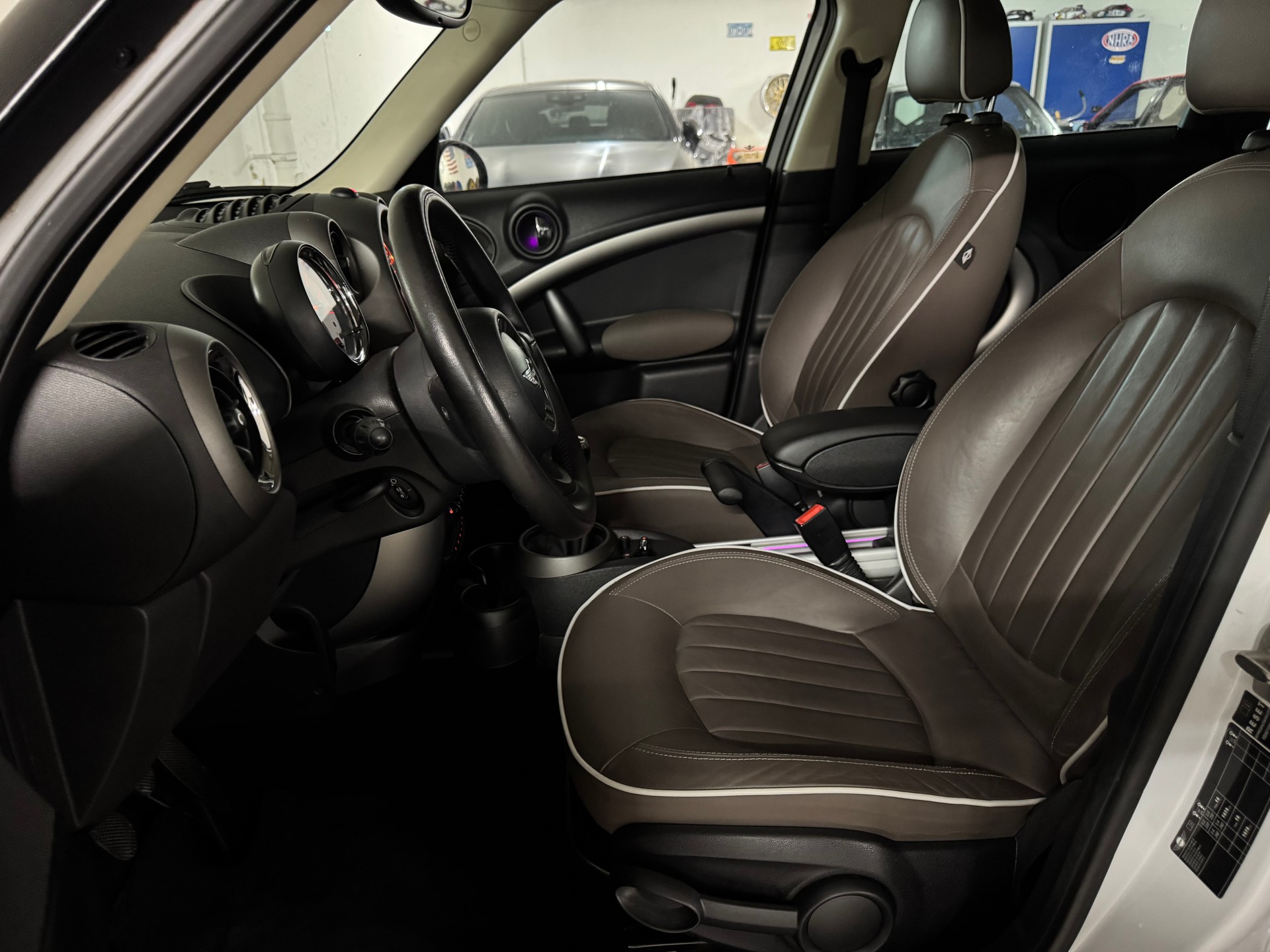 MINI Countryman Cooper FWD-image-9