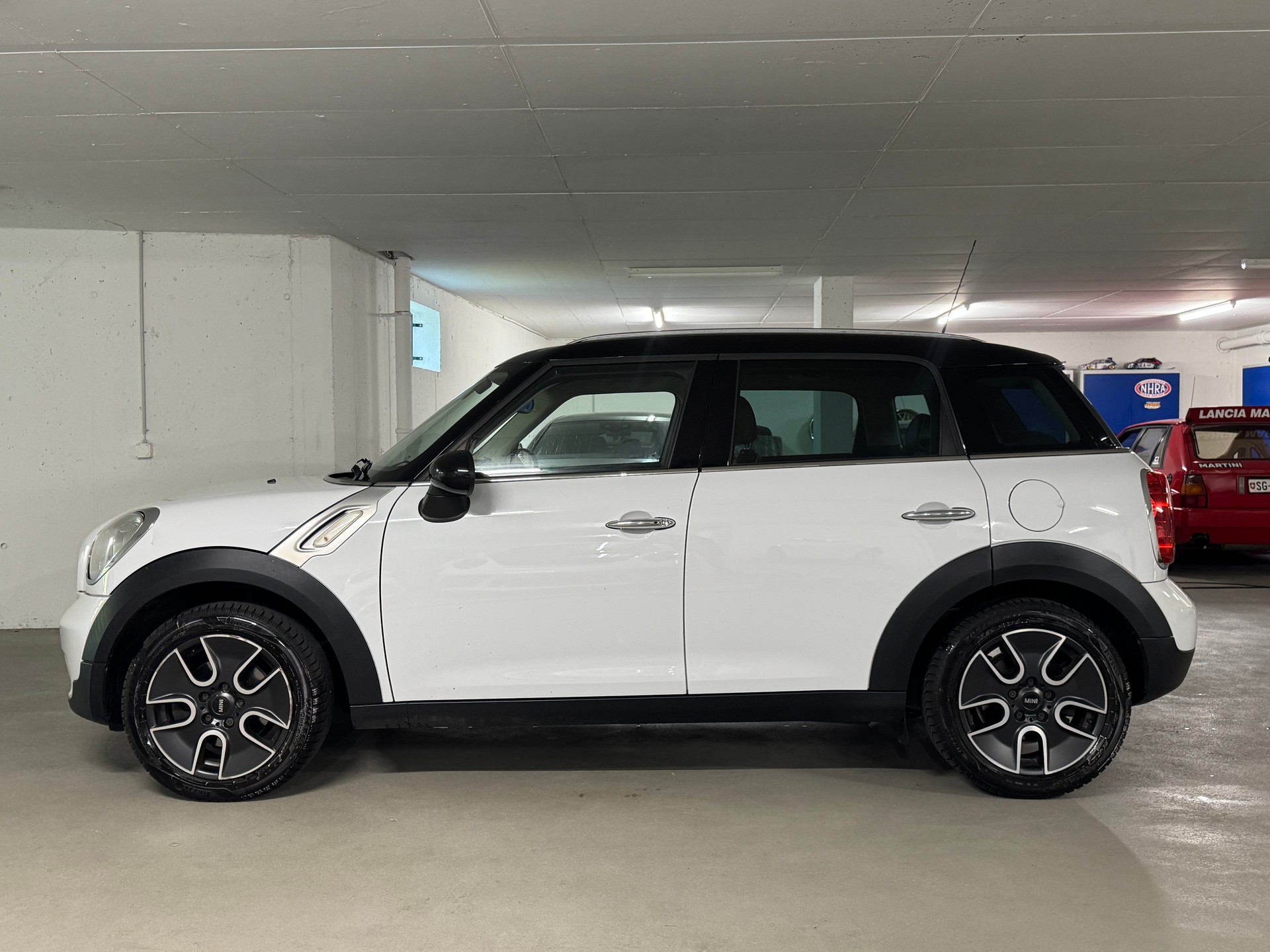 MINI Countryman Cooper FWD-image-3