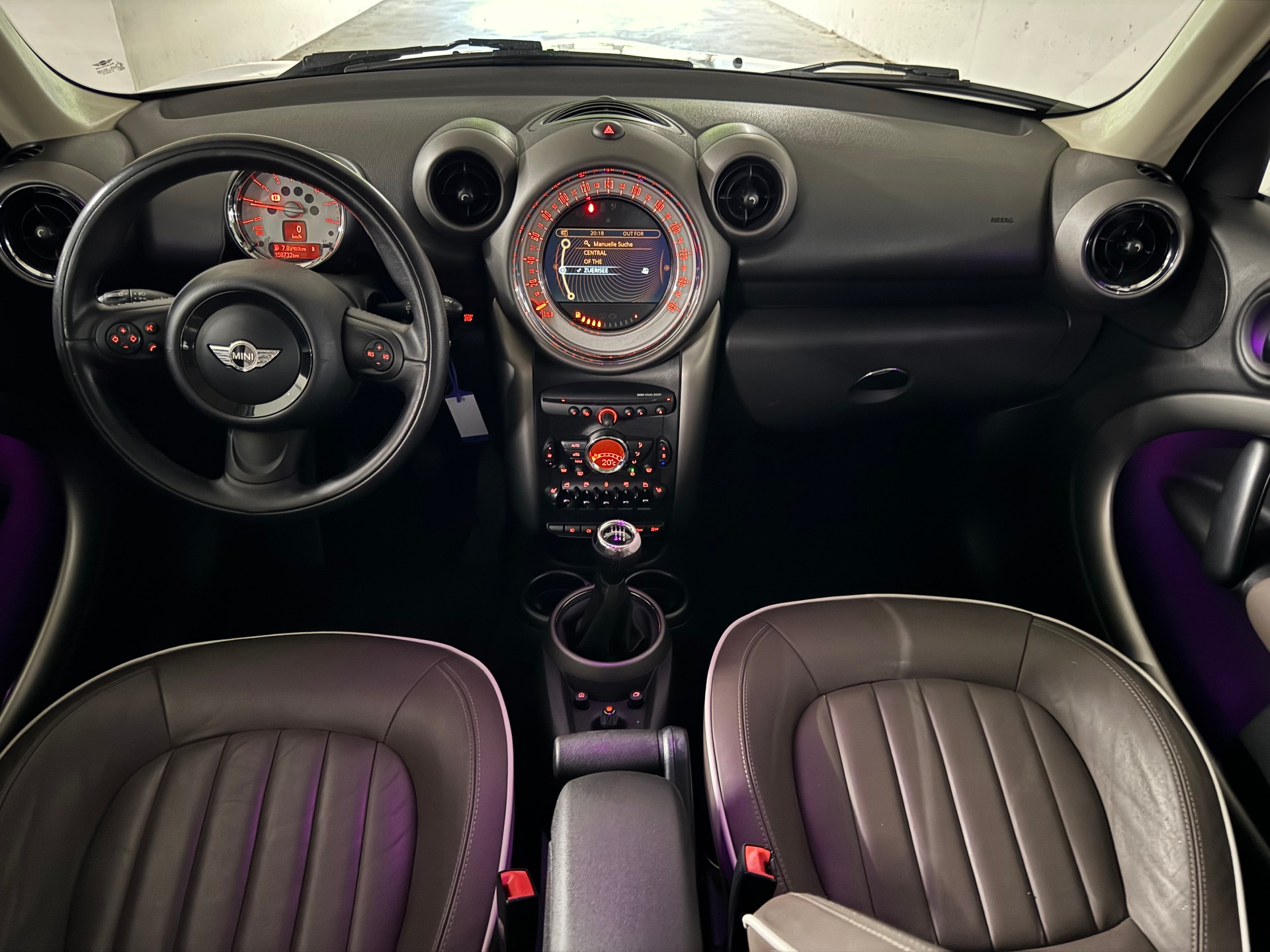 MINI Countryman Cooper FWD-image-10