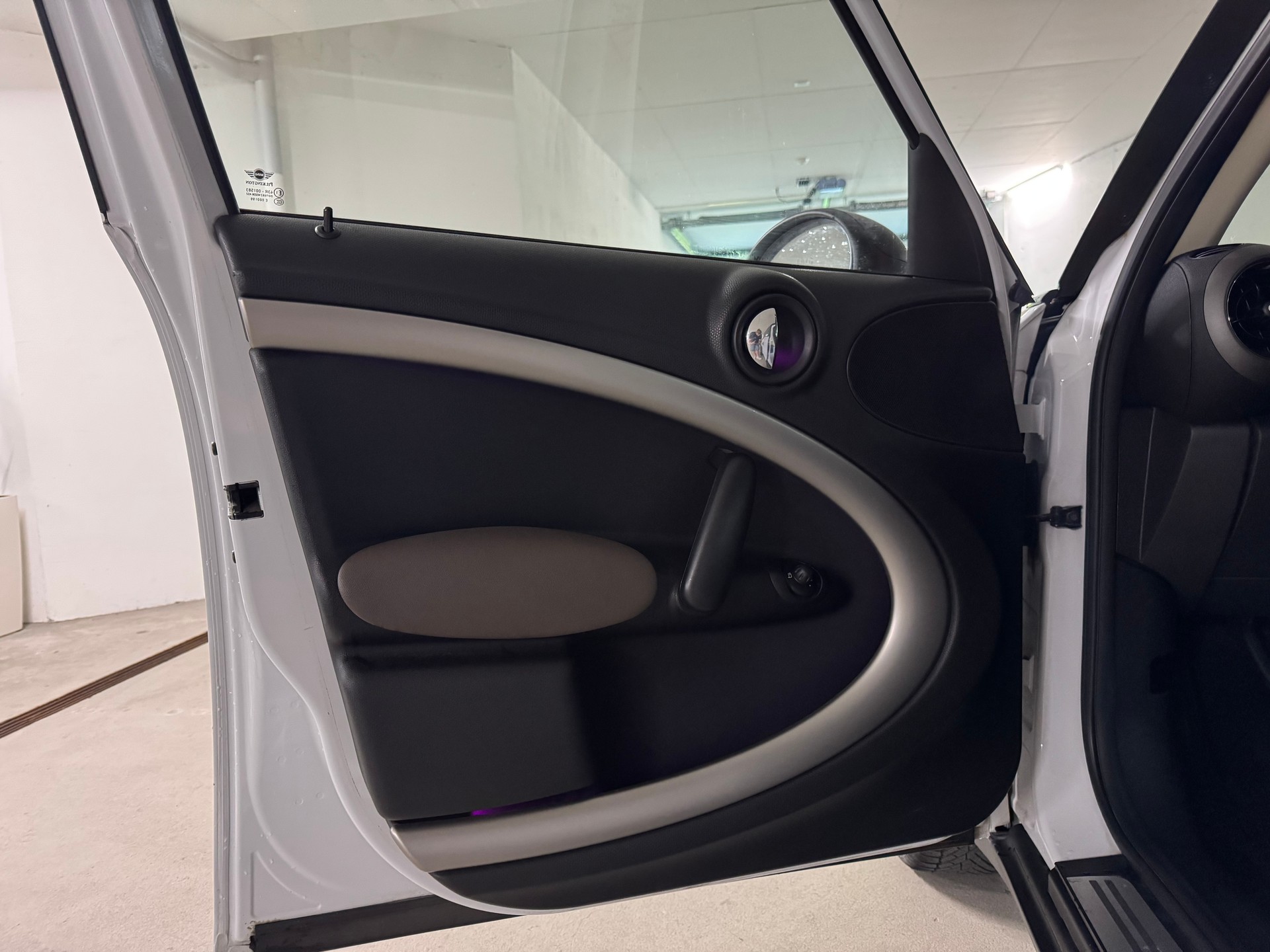 MINI Countryman Cooper FWD-image-14