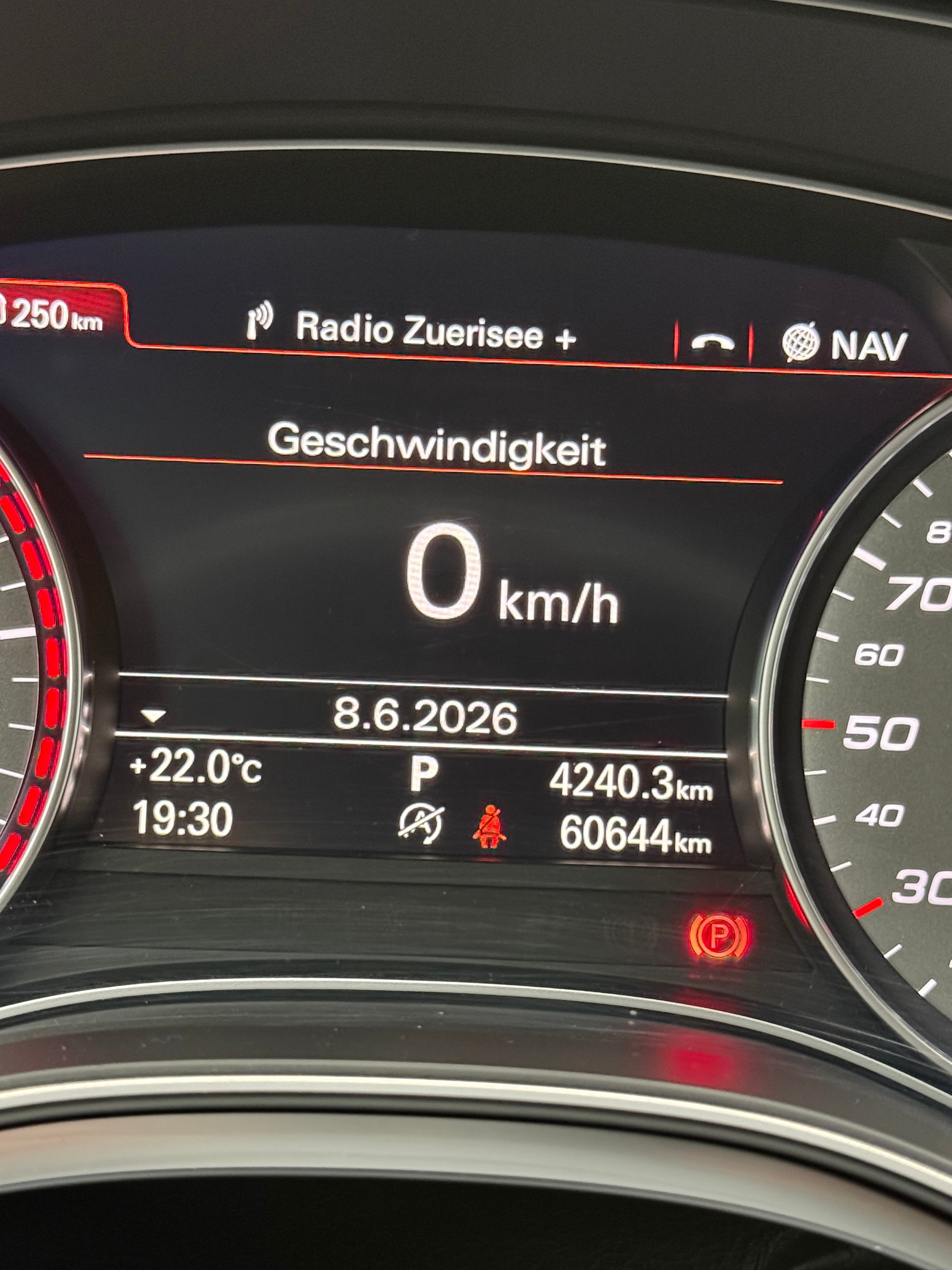 AUDI 4.0 V8 TFSI quattro S-Tronic