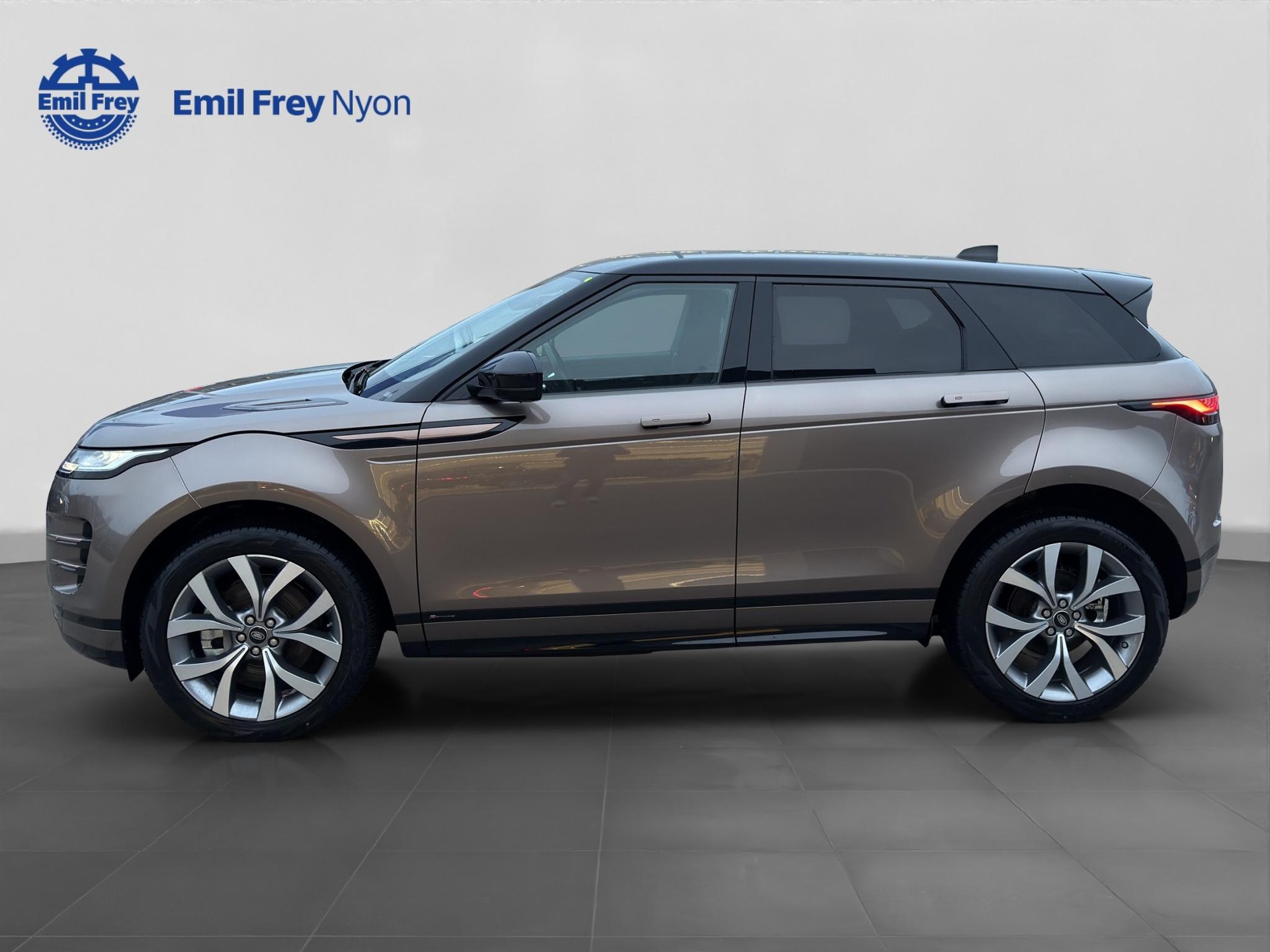 LAND ROVER Range Rover Evoque 2.0 T R-Dynamic S-showroom-element-2