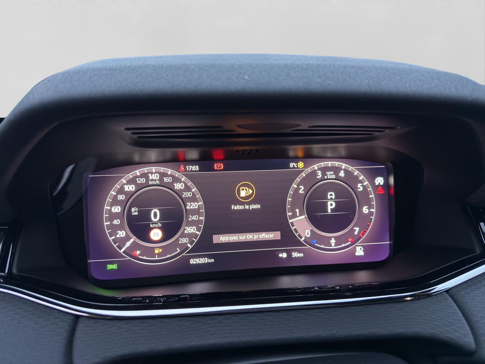 LAND ROVER Range Rover Evoque 2.0 T R-Dynamic S-showroom-element-3