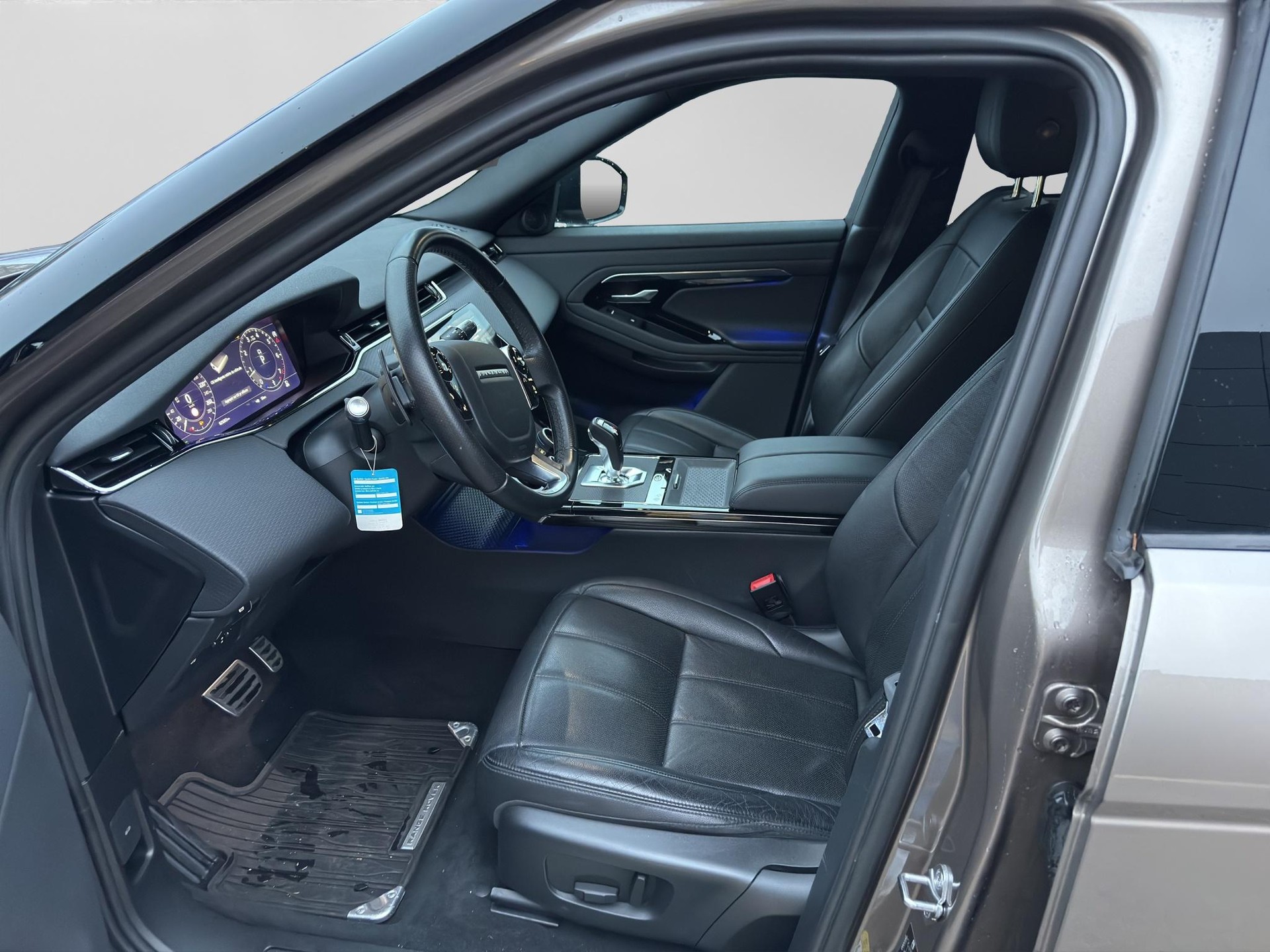 LAND ROVER Range Rover Evoque 2.0 T R-Dynamic S-showroom-element-1