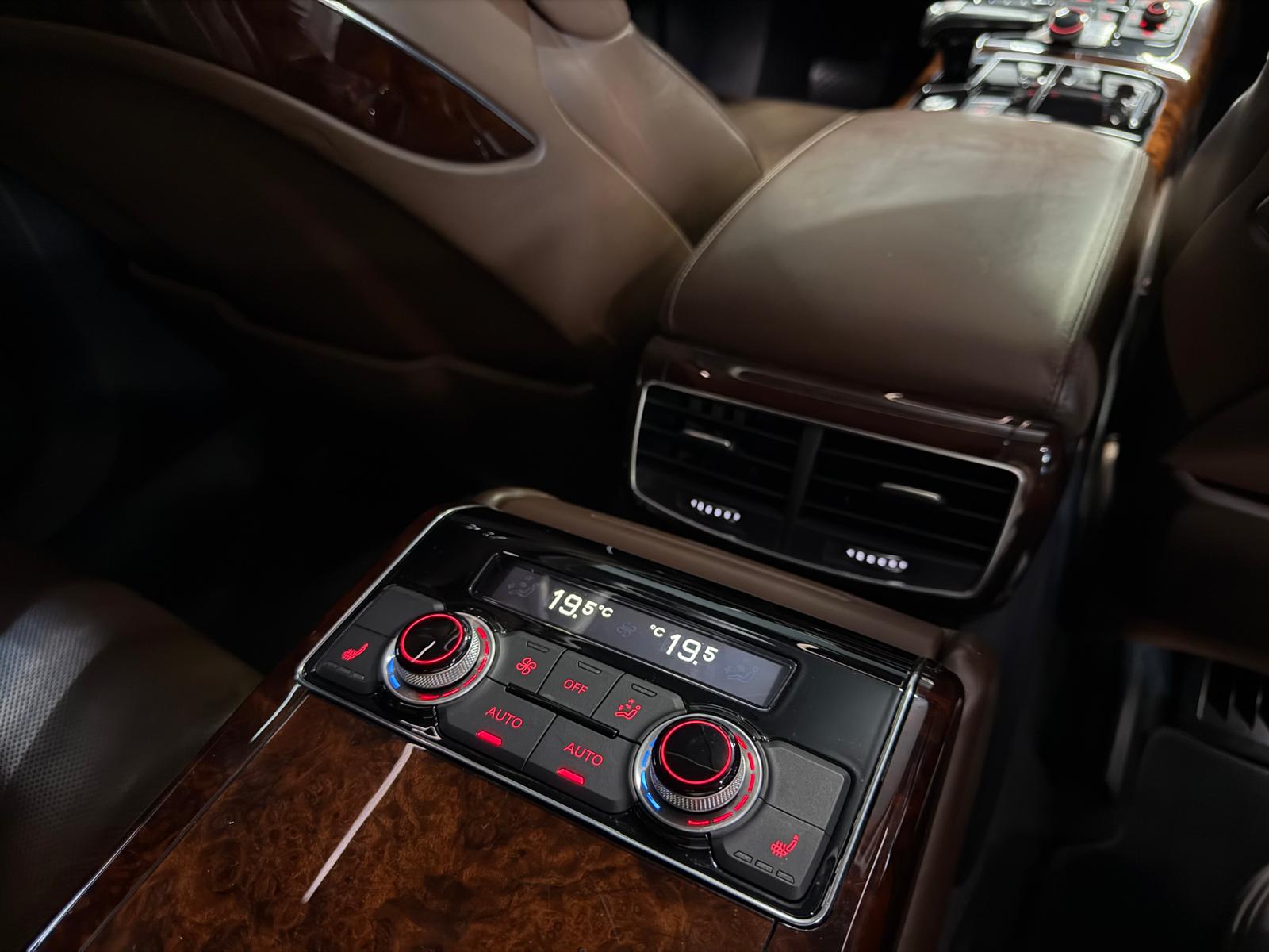 AUDI A8 4.2 FSI quattro Grey&Black Preformance tiptronic Frisch ab Service&Frisch ab MFK-image-15