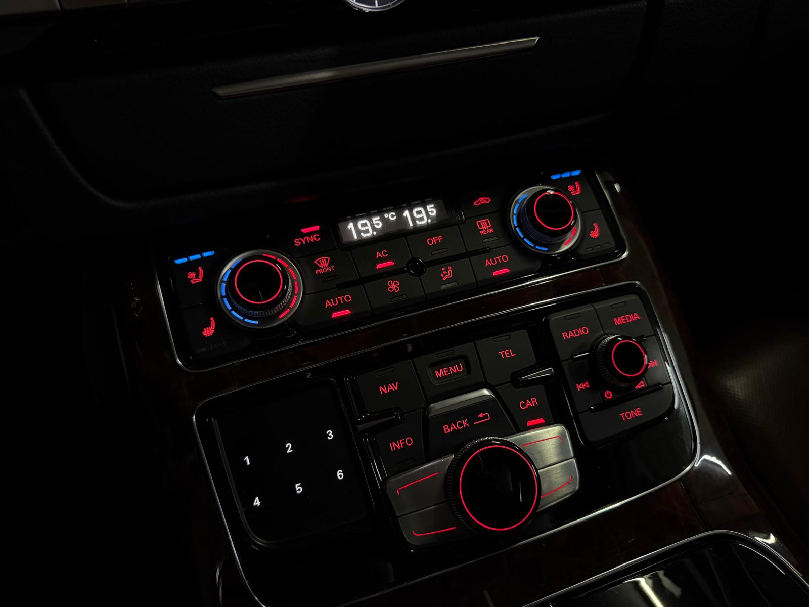 AUDI A8 4.2 FSI quattro Grey&Black Preformance tiptronic Frisch ab Service&Frisch ab MFK-image-27