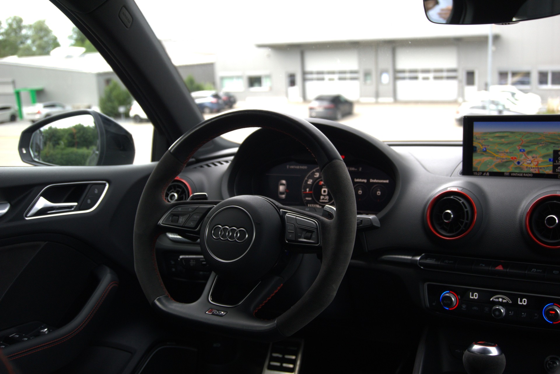 AUDI RS3 Limousine 2.5 TSI quattro S-tronic-image-10