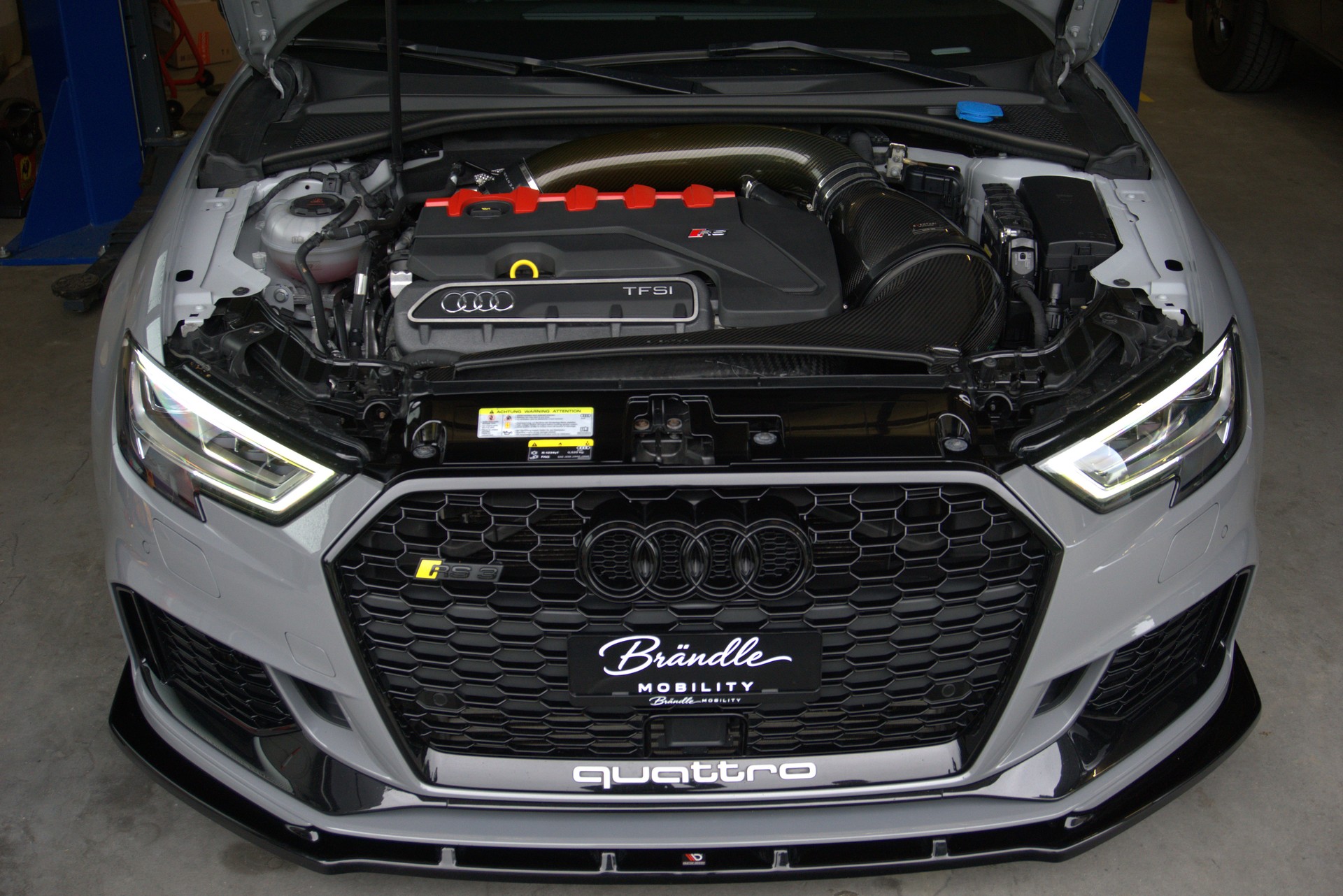 AUDI RS3 Limousine 2.5 TSI quattro S-tronic-image-6