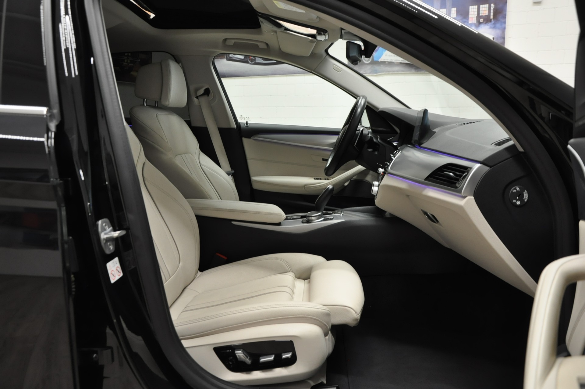 BMW 530d xDrive Sport Line Steptronic-image-15