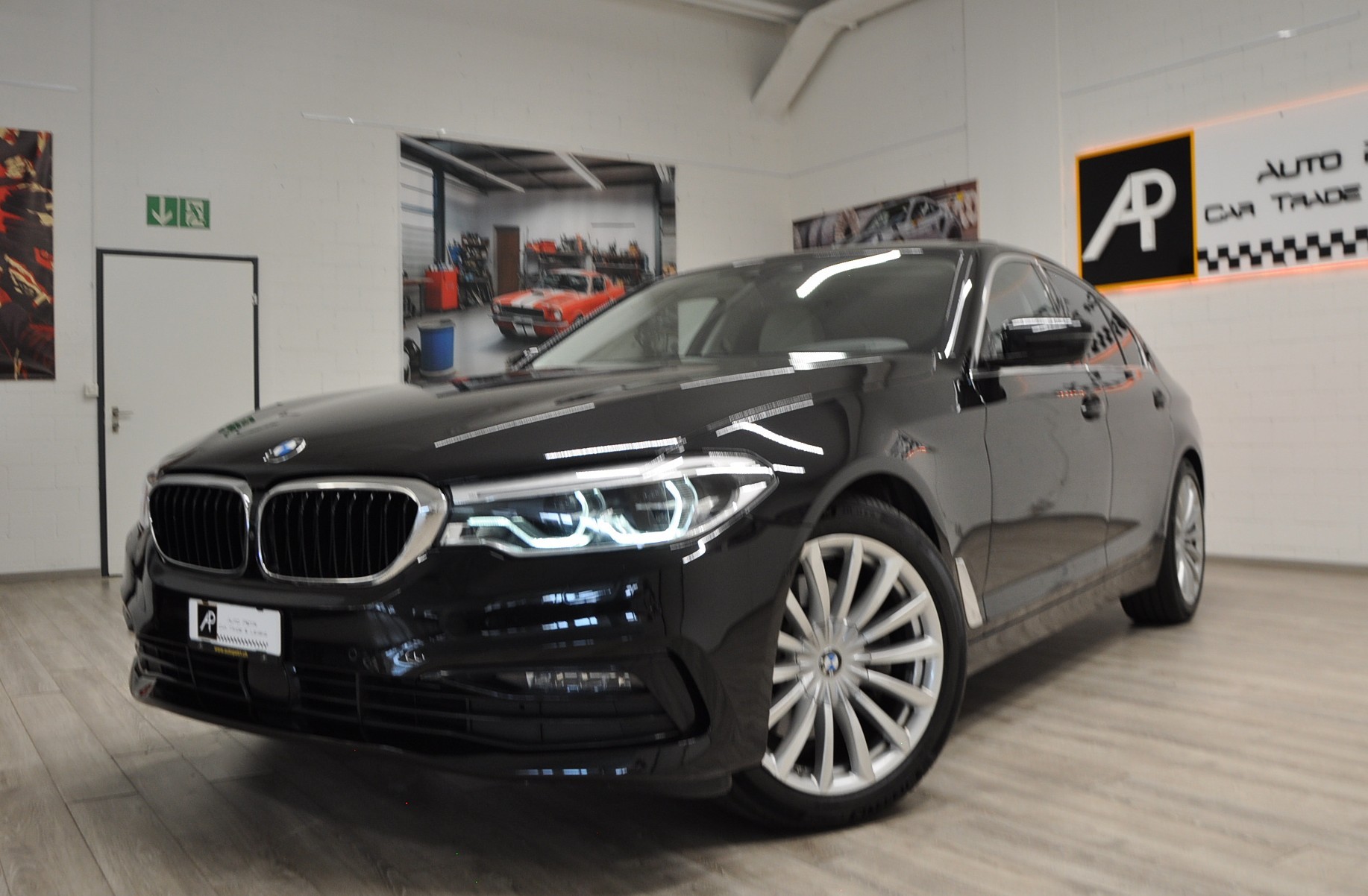 BMW 530d xDrive Sport Line Steptronic-showroom-element-1
