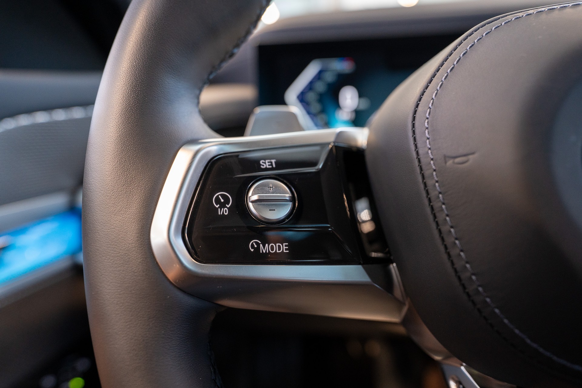 BMW 740d xDrive M Sport / Theatre Screen / Sky Lounge-image-27