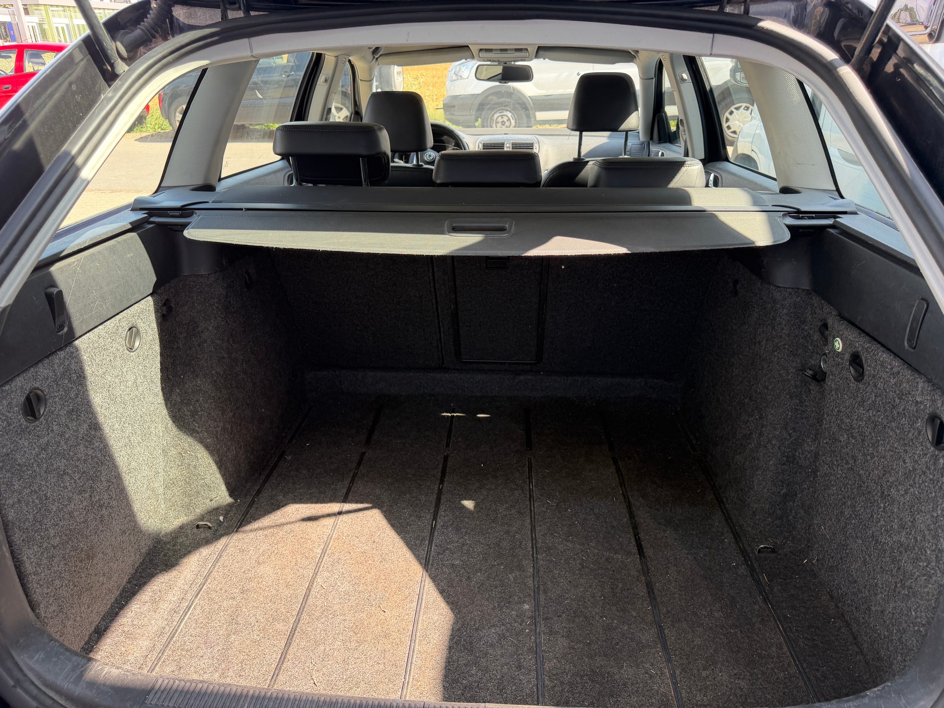 SKODA Octavia Combi 1.8 TSI Swiss Adventure 4x4-image-10