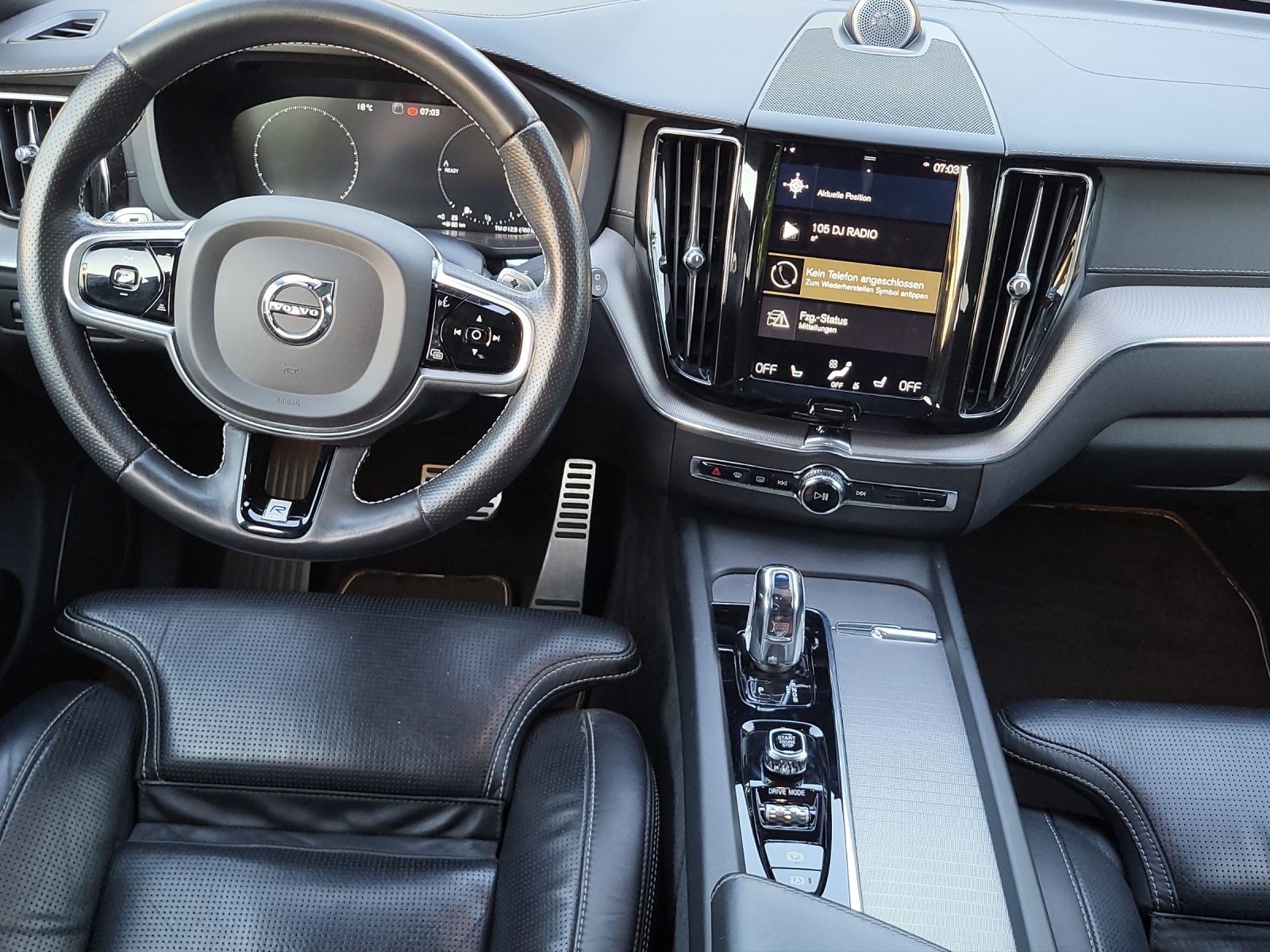 VOLVO XC60 2.0 T8 TE R-Design AWD-image-13