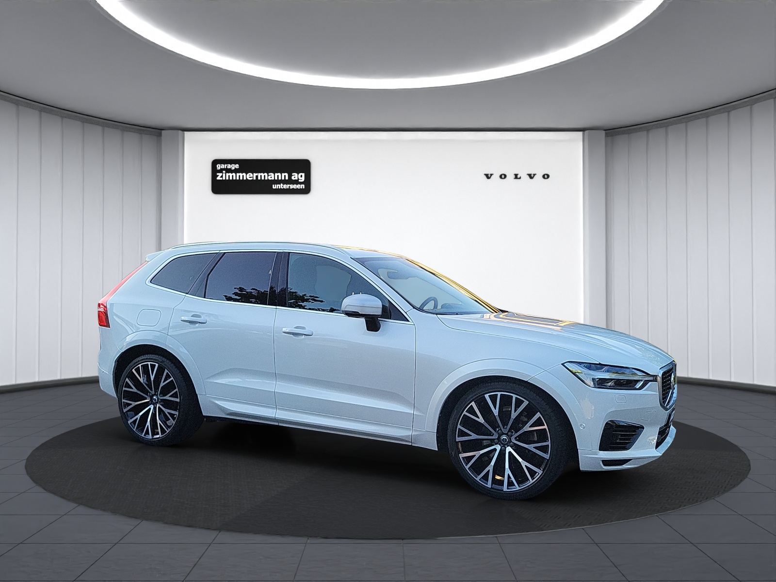 VOLVO XC60 2.0 T8 TE R-Design AWD-showroom-element-3