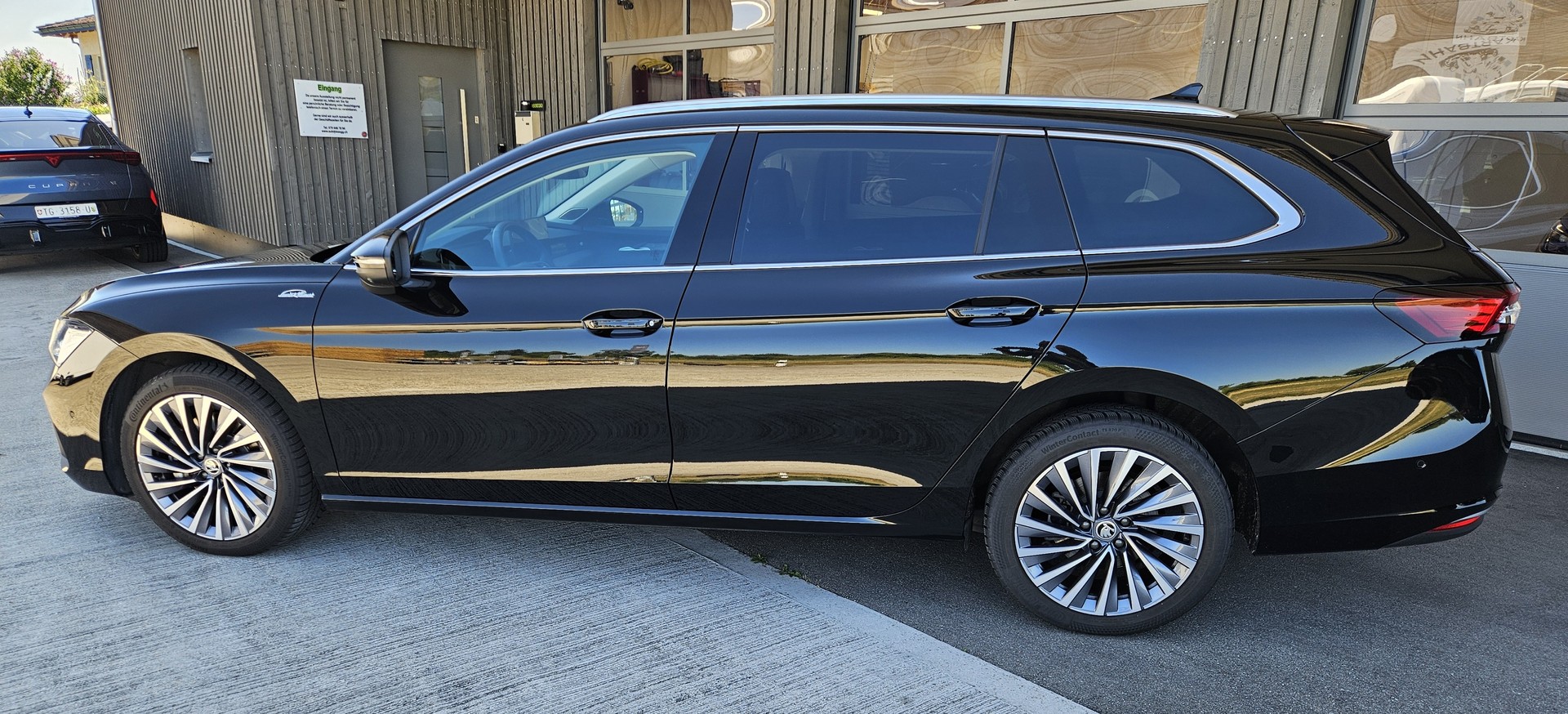 SKODA Superb Combi 2.0 TDi L&K 4x4 DSG mit Anhängerkupplung-showroom-element-3
