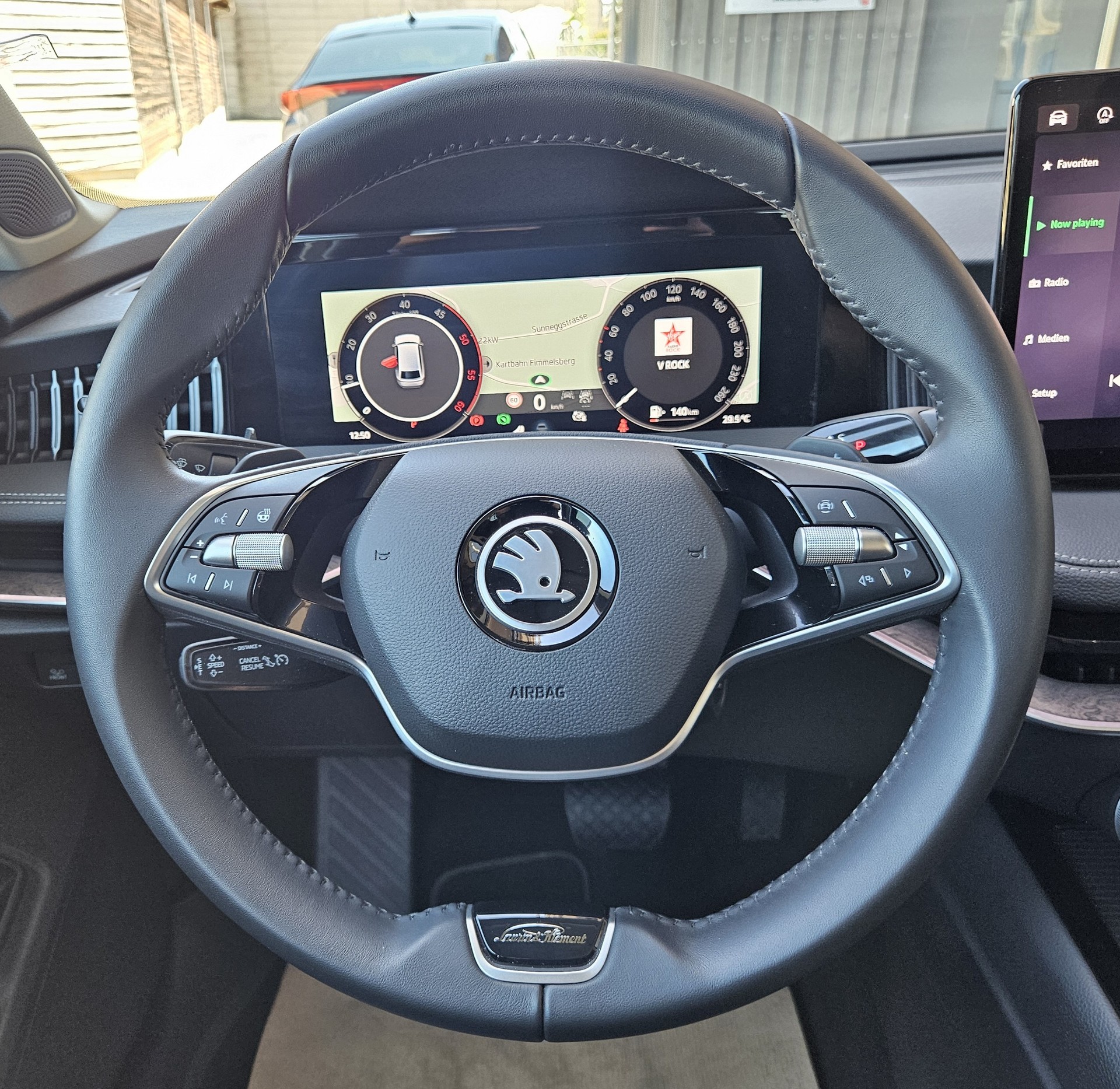SKODA Superb Combi 2.0 TDi L&K 4x4 DSG mit Anhängerkupplung-image-14