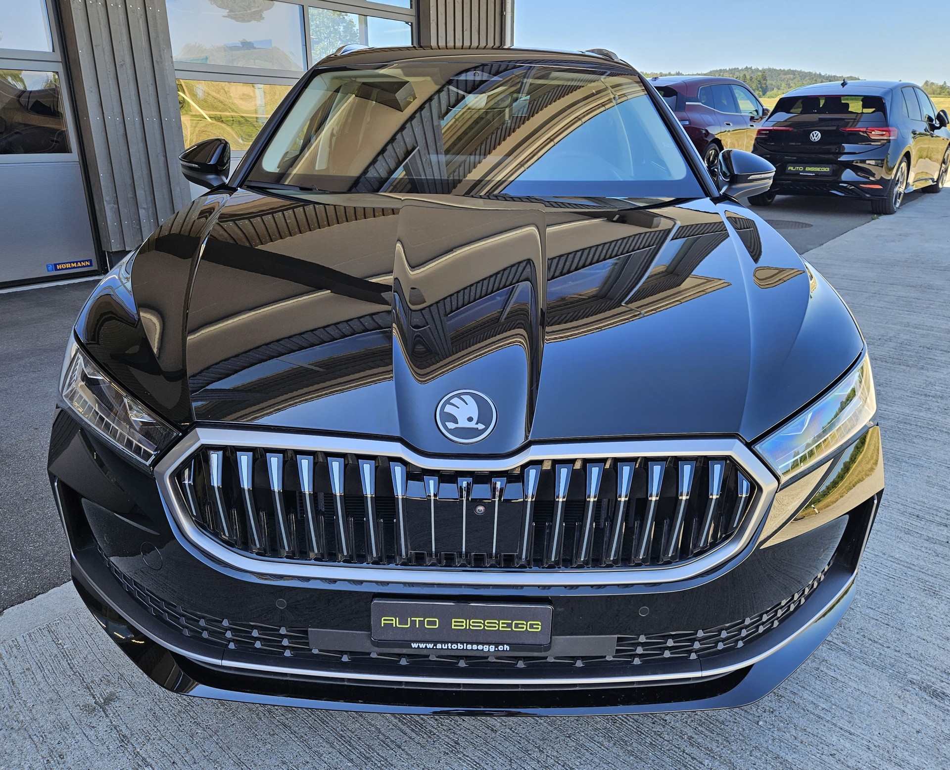 SKODA Superb Combi 2.0 TDi L&K 4x4 DSG mit Anhängerkupplung-showroom-element-1