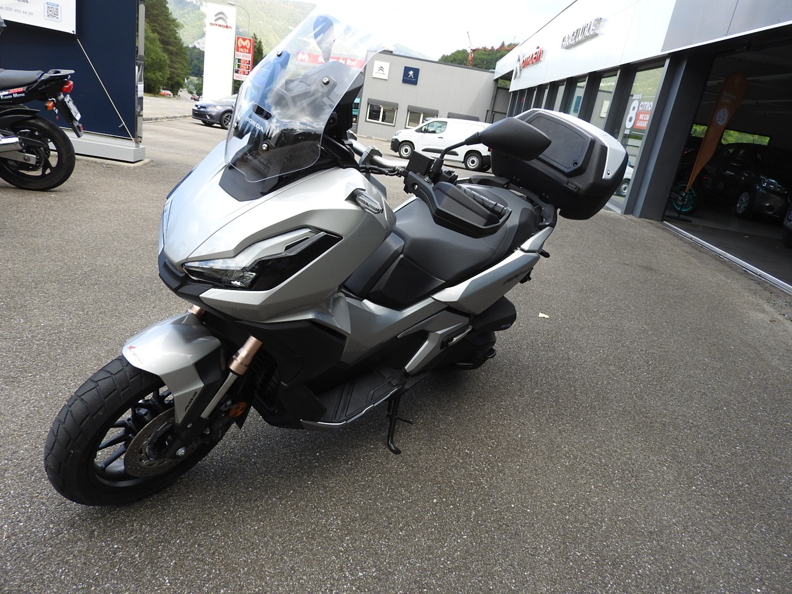 HONDA ADV 350-image-1