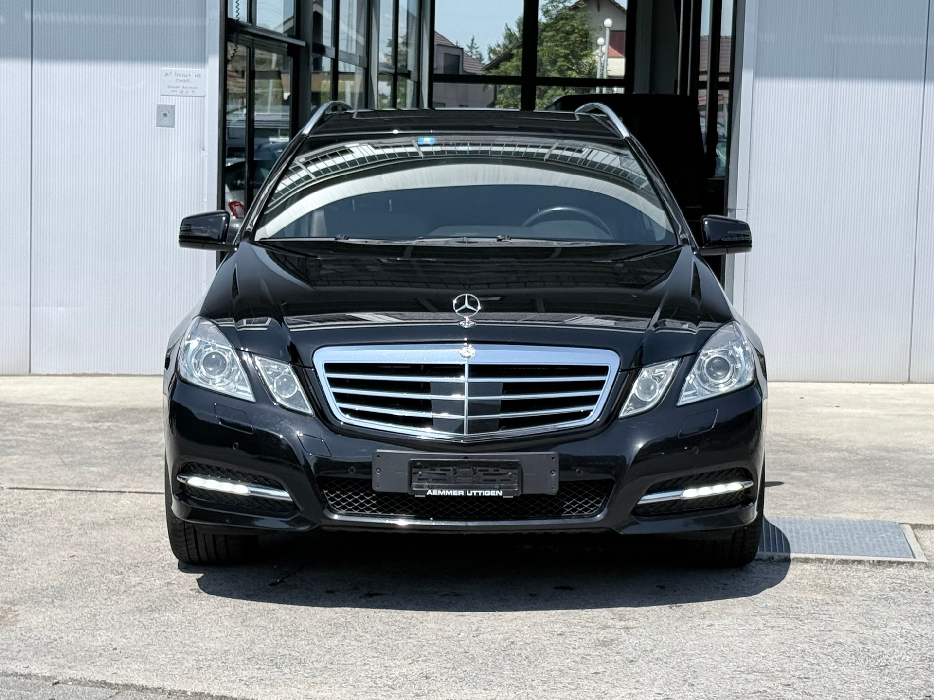 MERCEDES-BENZ E 250 CGI BlueEfficiency Avantgarde Automatic-showroom-element-1