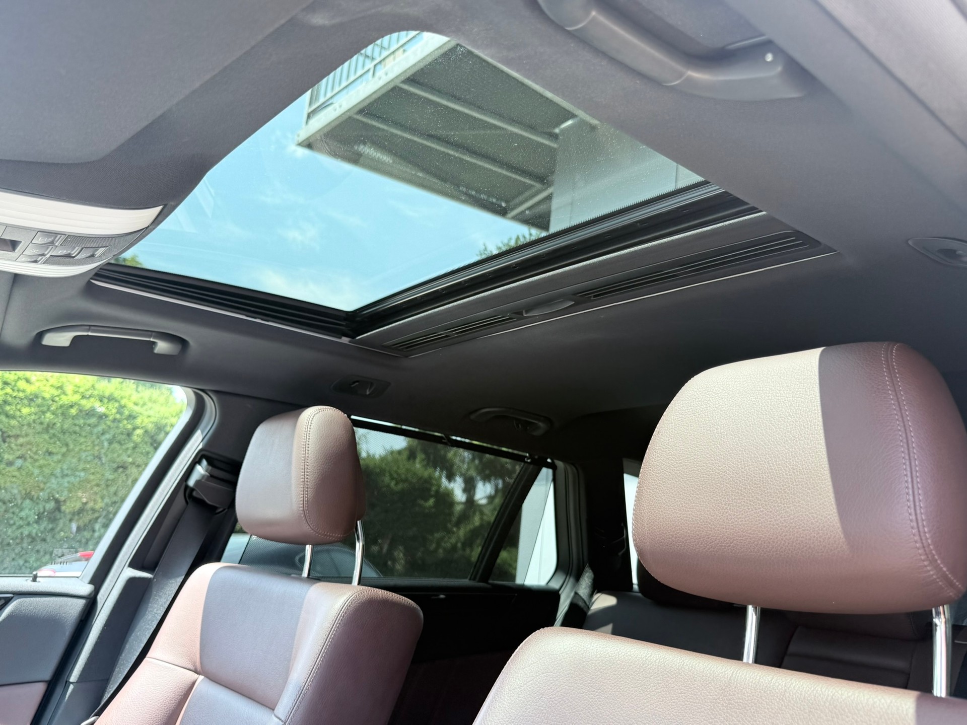 MERCEDES-BENZ E 250 CGI BlueEfficiency Avantgarde Automatic-image-26