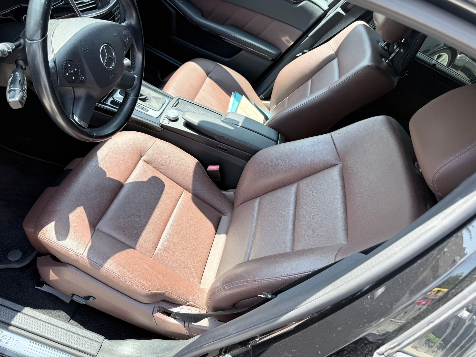 MERCEDES-BENZ E 250 CGI BlueEfficiency Avantgarde Automatic-image-17