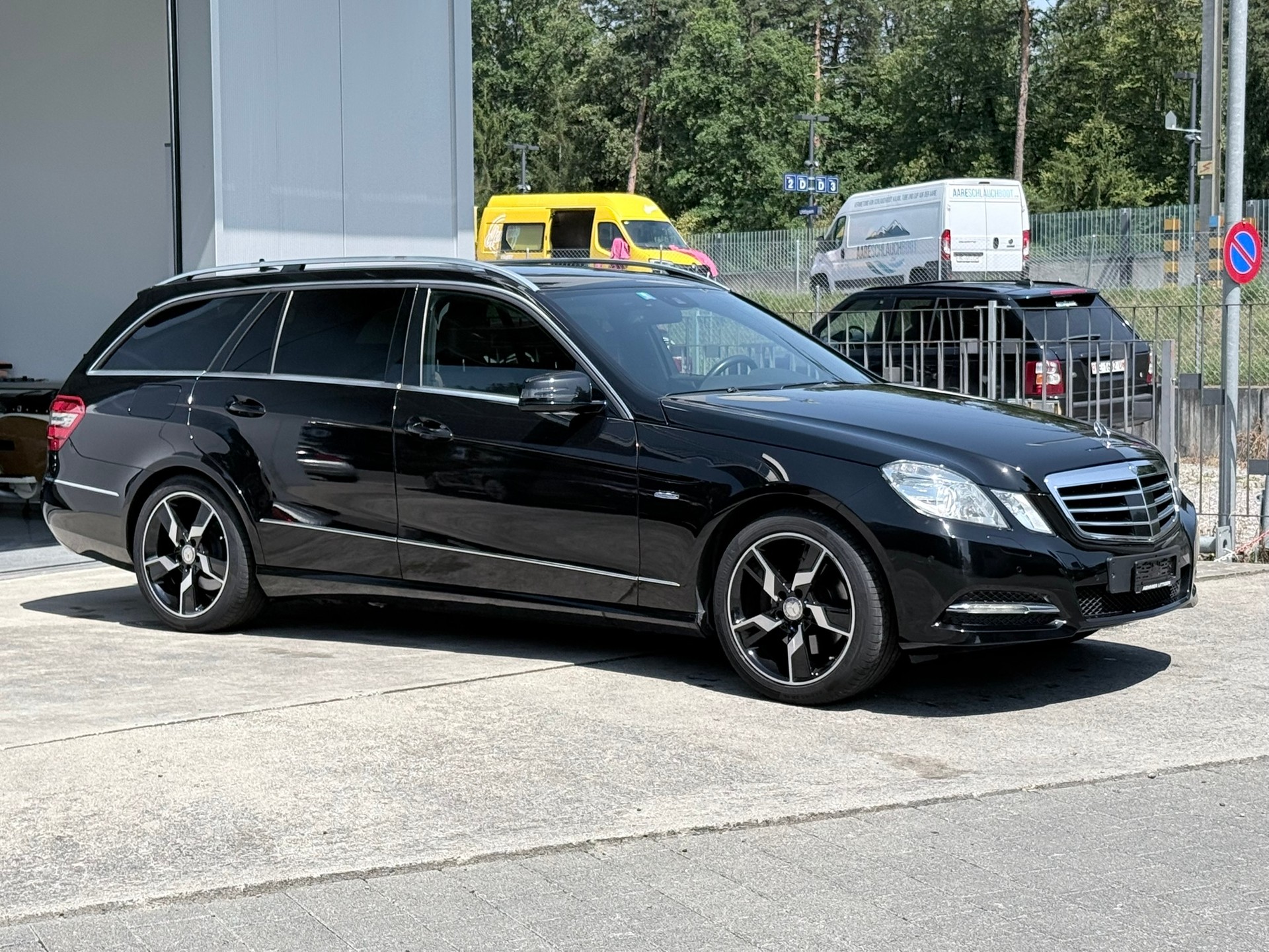 MERCEDES-BENZ E 250 CGI BlueEfficiency Avantgarde Automatic-showroom-element-2