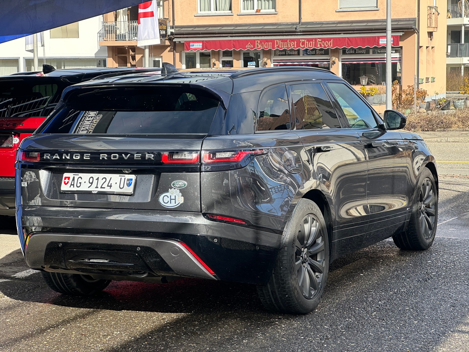 LAND ROVER Range Rover Velar R-Dynamic D 240 S Automatic-image-4