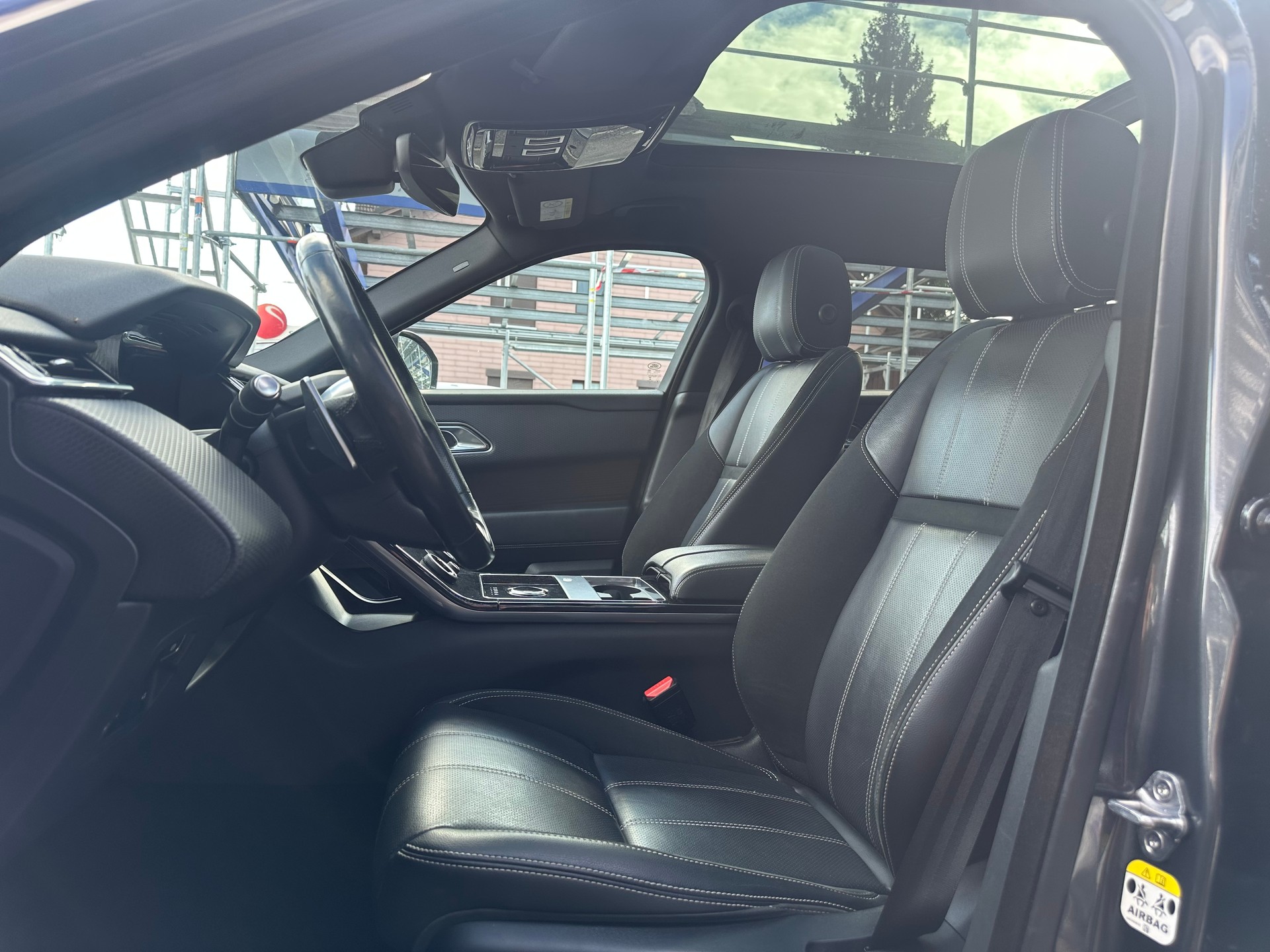 LAND ROVER Range Rover Velar R-Dynamic D 240 S Automatic-image-6