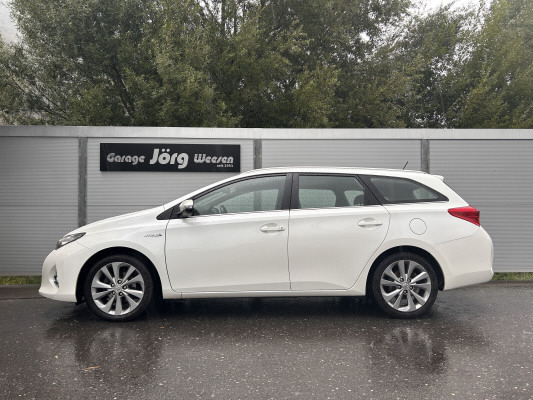 TOYOTA Auris TS 1.8 HSD Luna-image-2