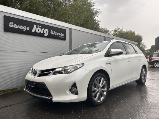 TOYOTA Auris TS 1.8 HSD Luna