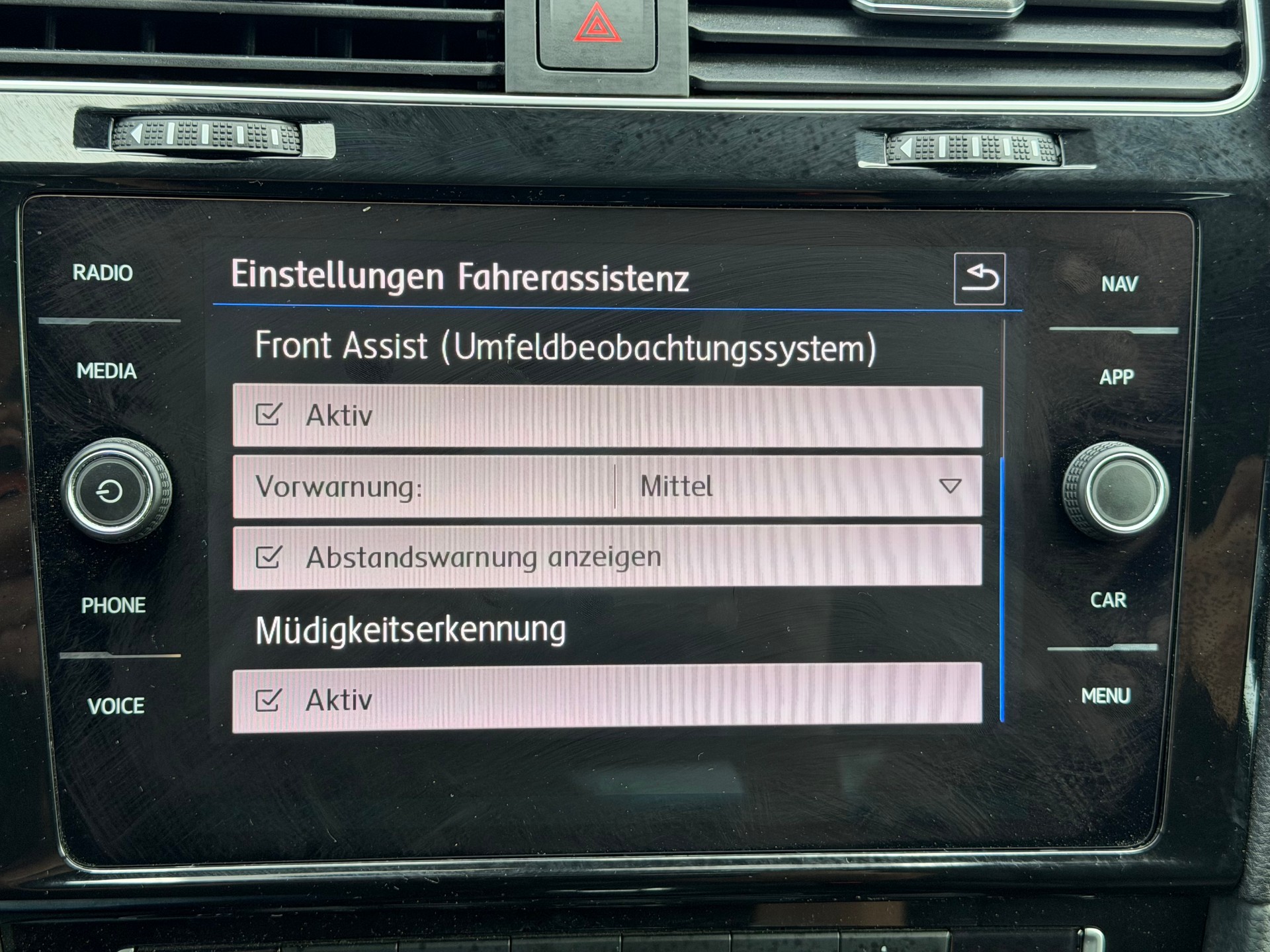 VW Golf 2.0 TSI R 4Motion DSG-image-21