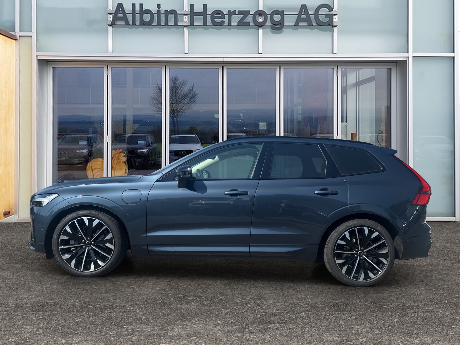 VOLVO XC60 2.0 T8 TE Ultra Dark eAWD-showroom-element-1