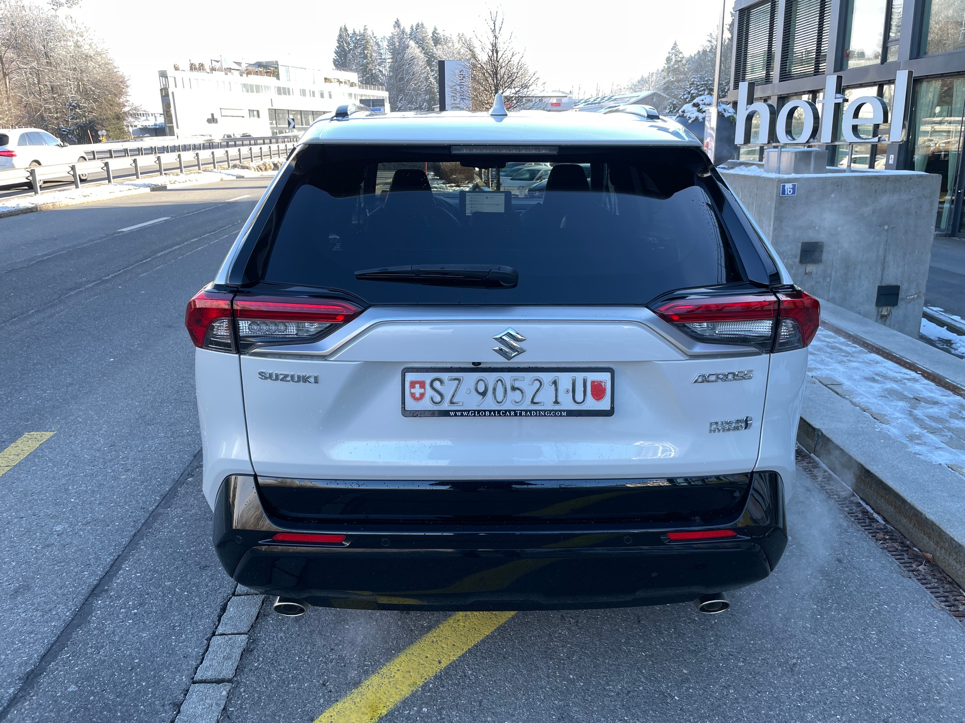 SUZUKI Across 2.5 Plug-in-Hybrid Compact Top E-CVT-image-5