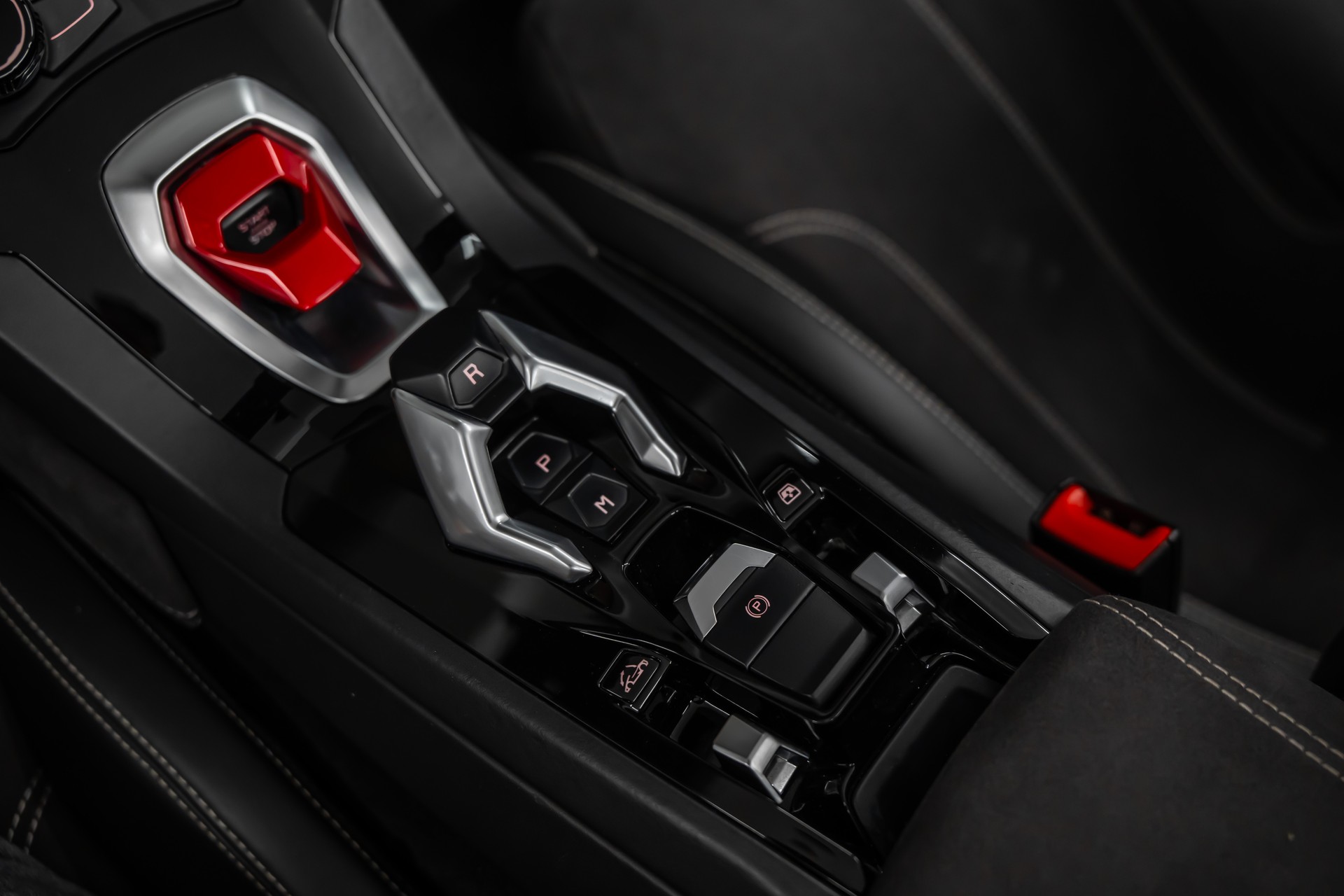 LAMBORGHINI LP610-4 Spyder DCT *CH-Fahrzeug*Alcantara*Keramik*Lift*-image-27