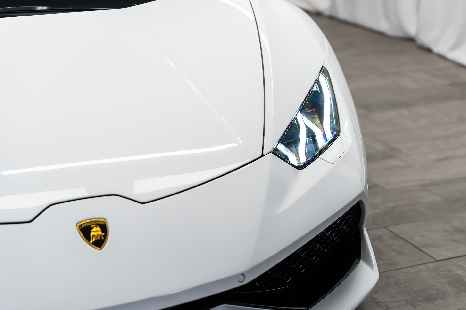 LAMBORGHINI LP610-4 Spyder DCT *CH-Fahrzeug*Alcantara*Keramik*Lift*-image-9
