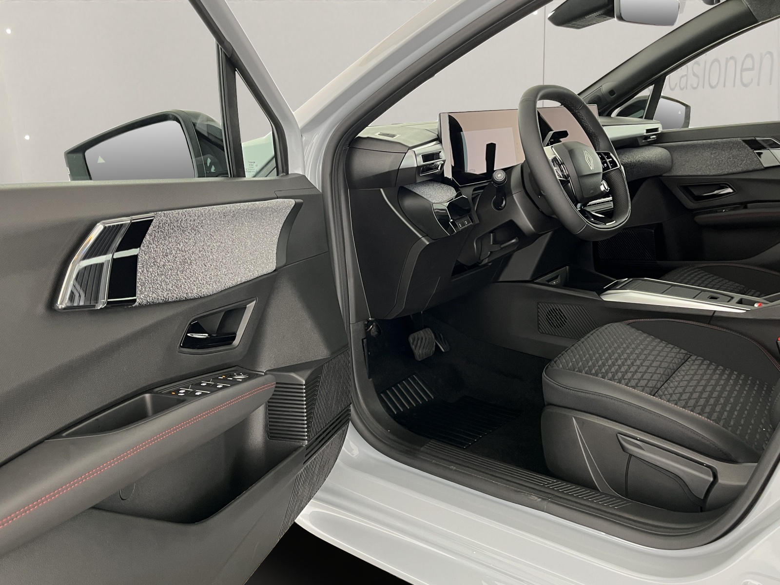 RENAULT Clio 1.8 E-Tech techno-image-6