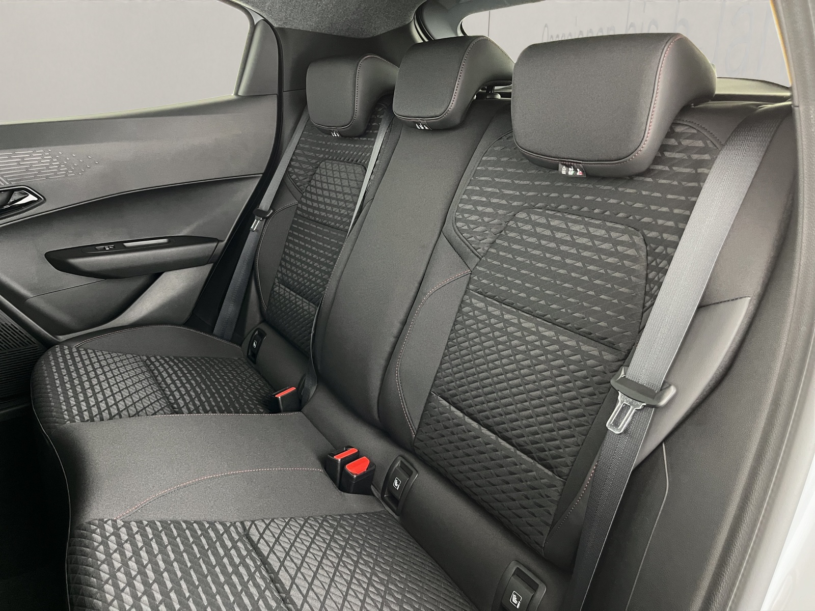 RENAULT Clio 1.8 E-Tech techno-image-16