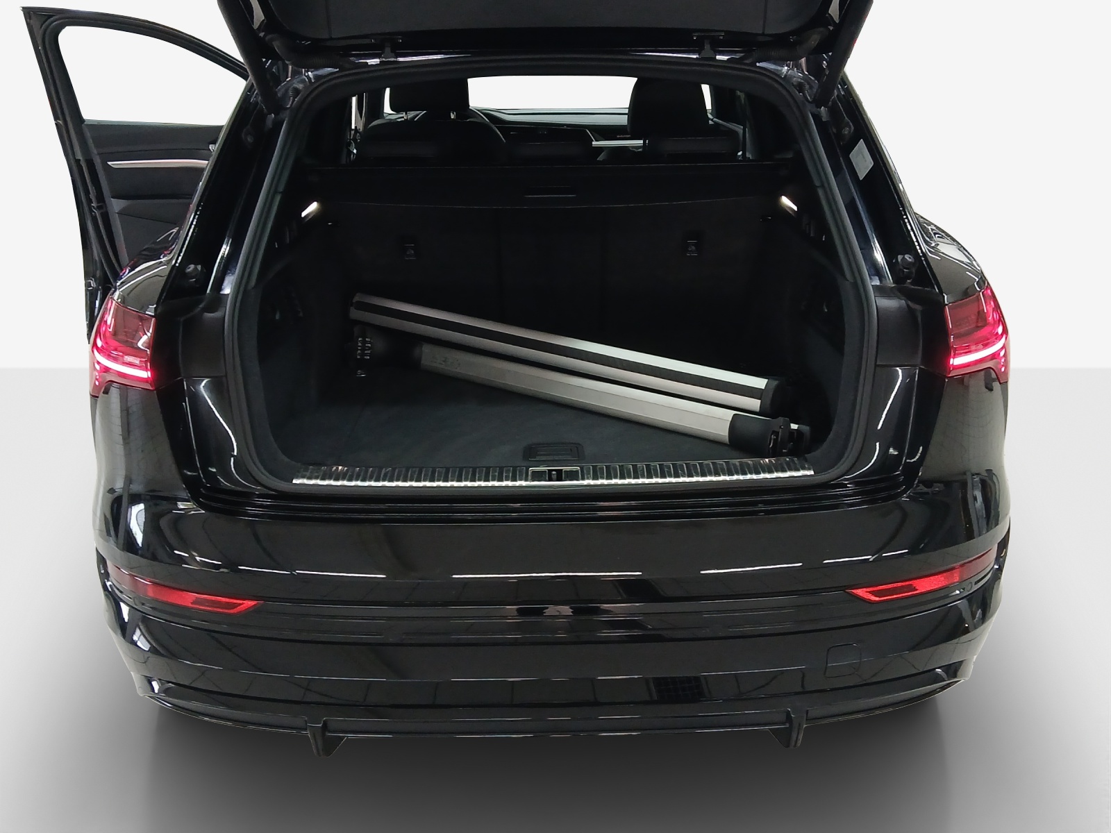 AUDI e-tron 55 S Line Black Edition quattro-image-12