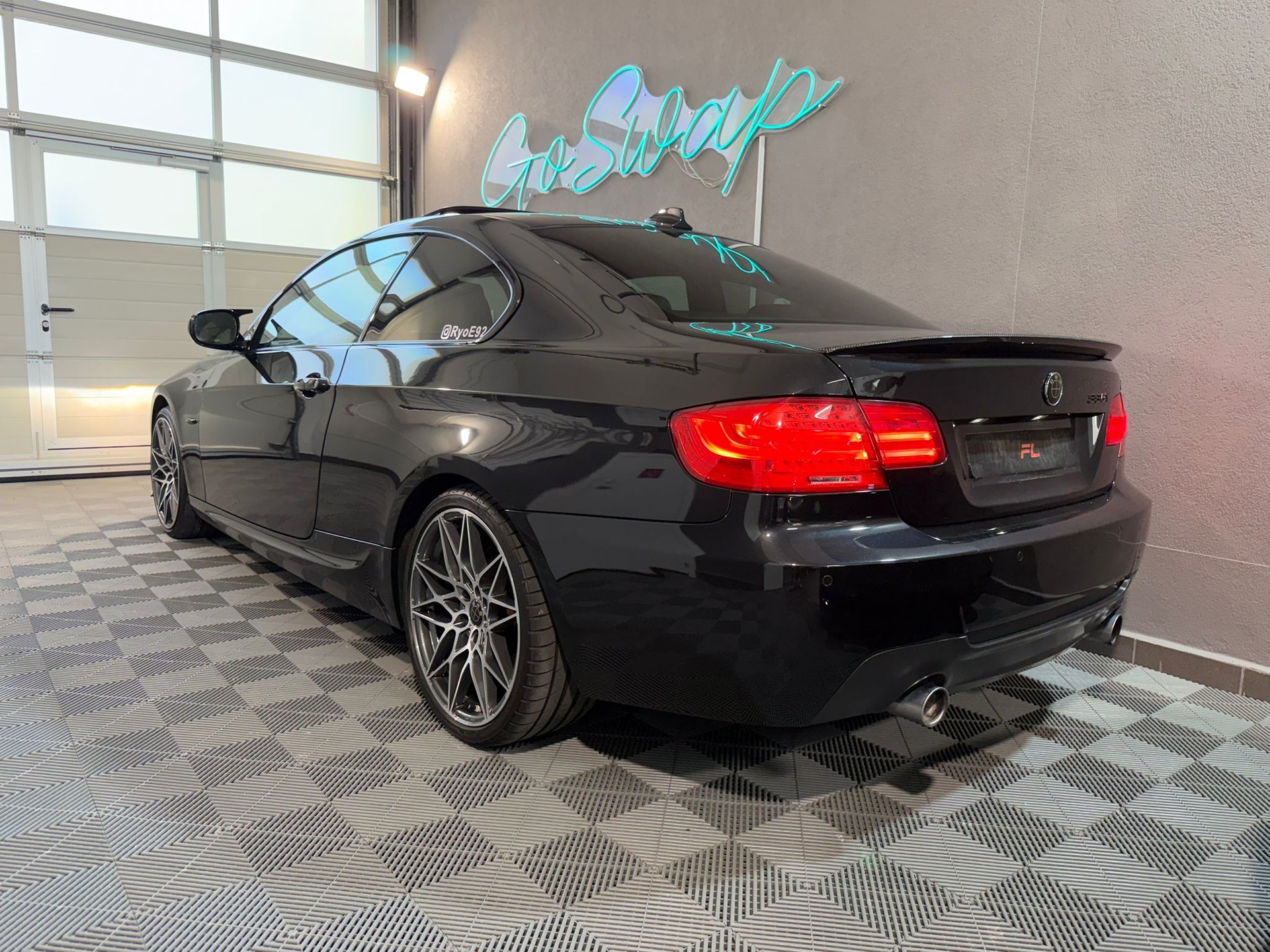 BMW 335i xDrive Coupé M Sport Pack Steptronic-image-4