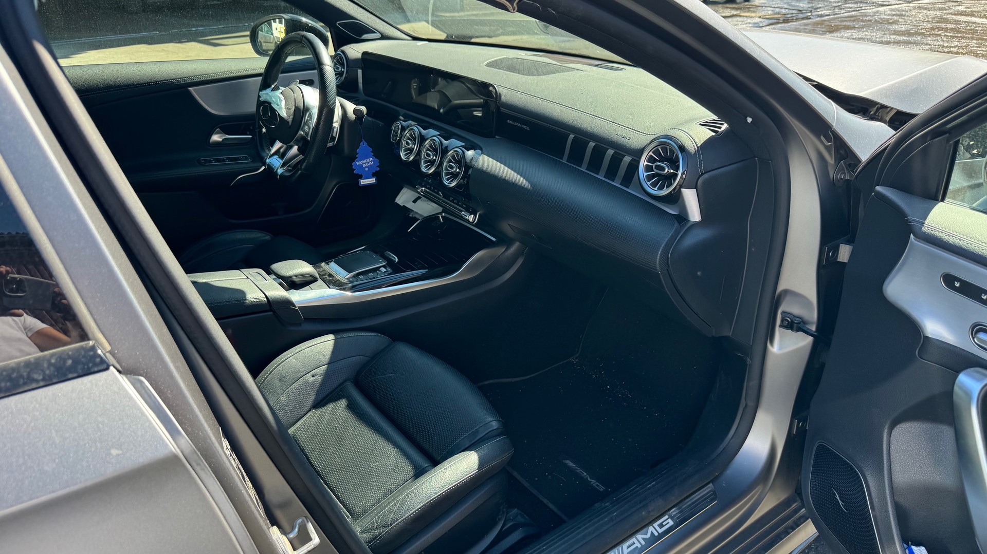 MERCEDES-BENZ A 35 AMG 4Matic Speedshift-image-13