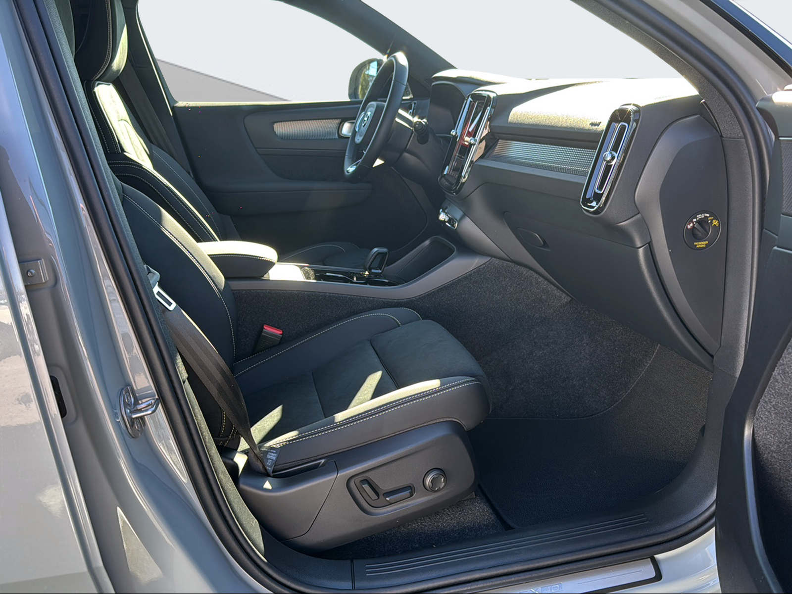 VOLVO EX40 Twin Black Edition AWD-image-14