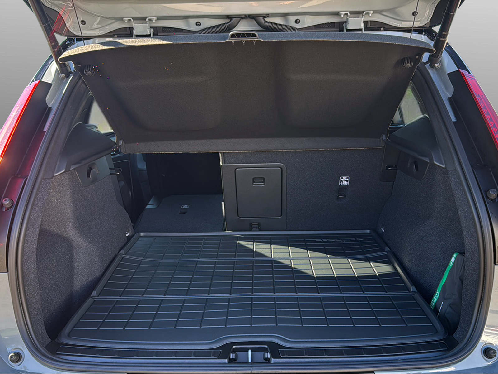 VOLVO EX40 Twin Black Edition AWD-image-15