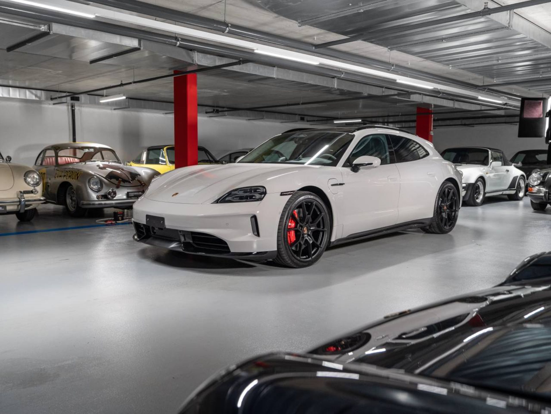 PORSCHE Taycan GTS Sport Turismo