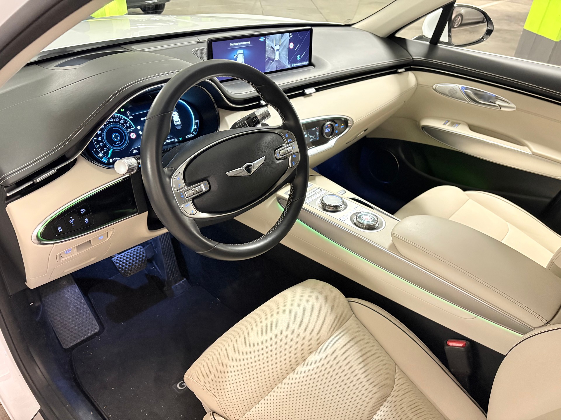 GENESIS 2.5T Luxury