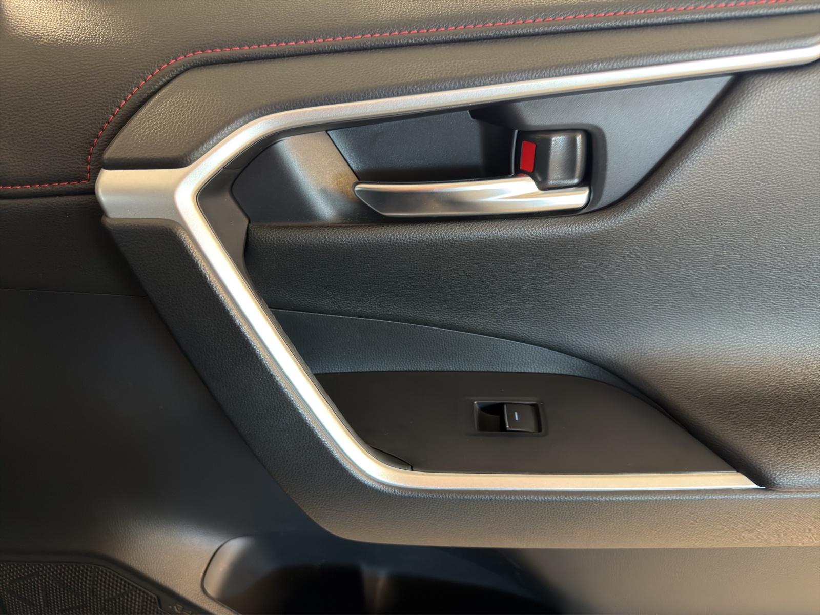 TOYOTA RAV-4 2.5PHEV Platinum4WD-image-12