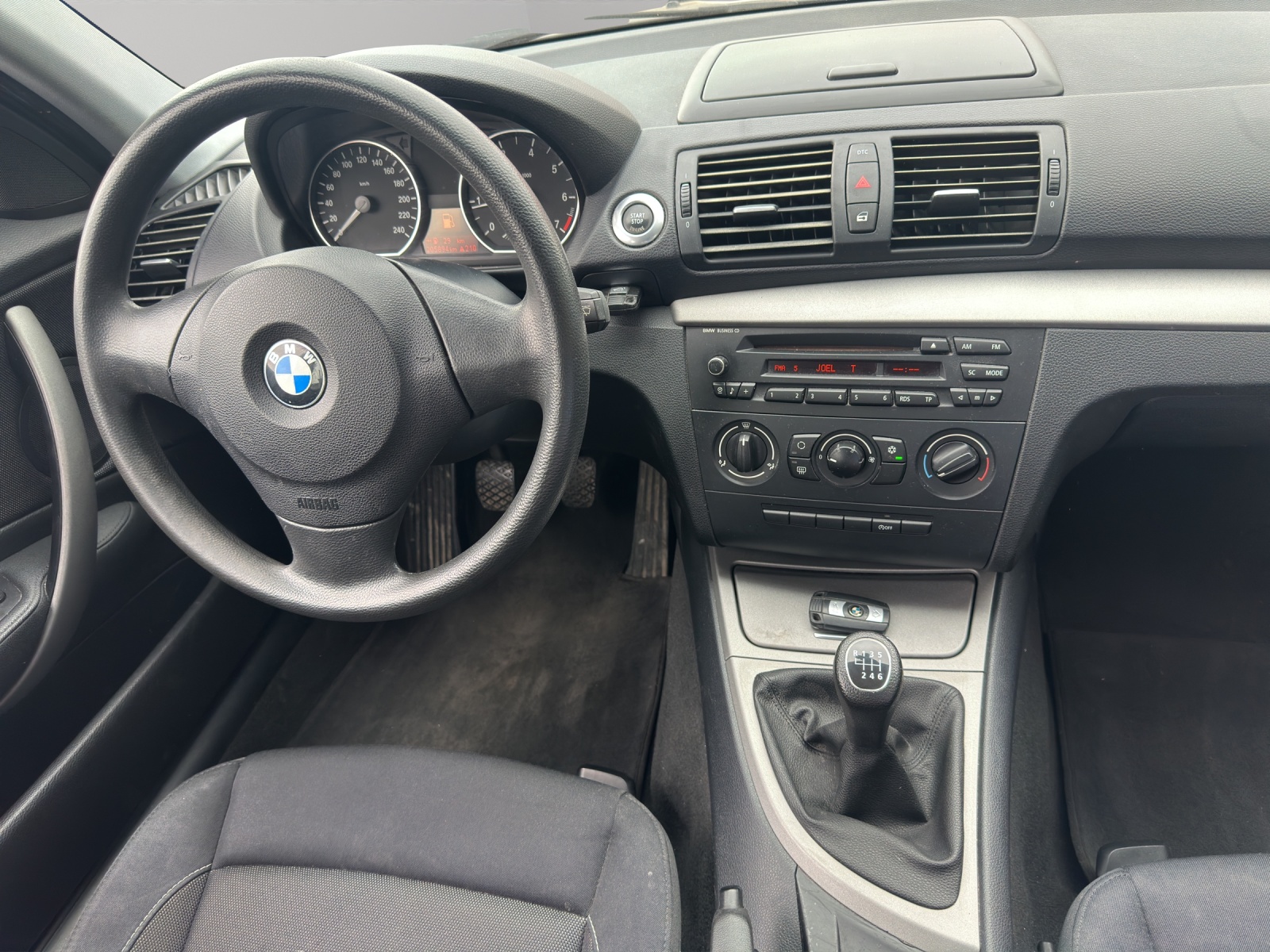 BMW 116i-image-9
